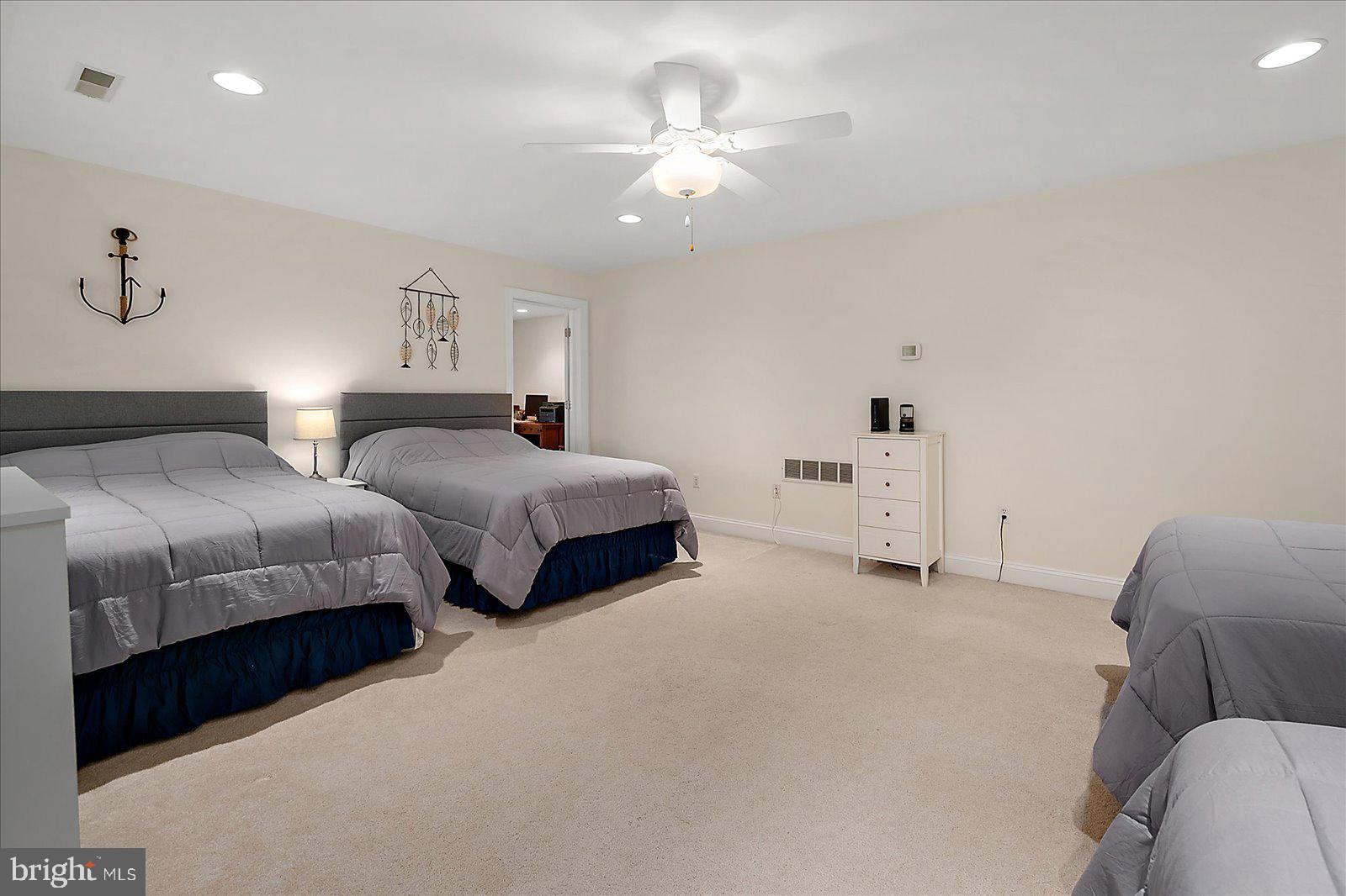 POINT FARM - Residential