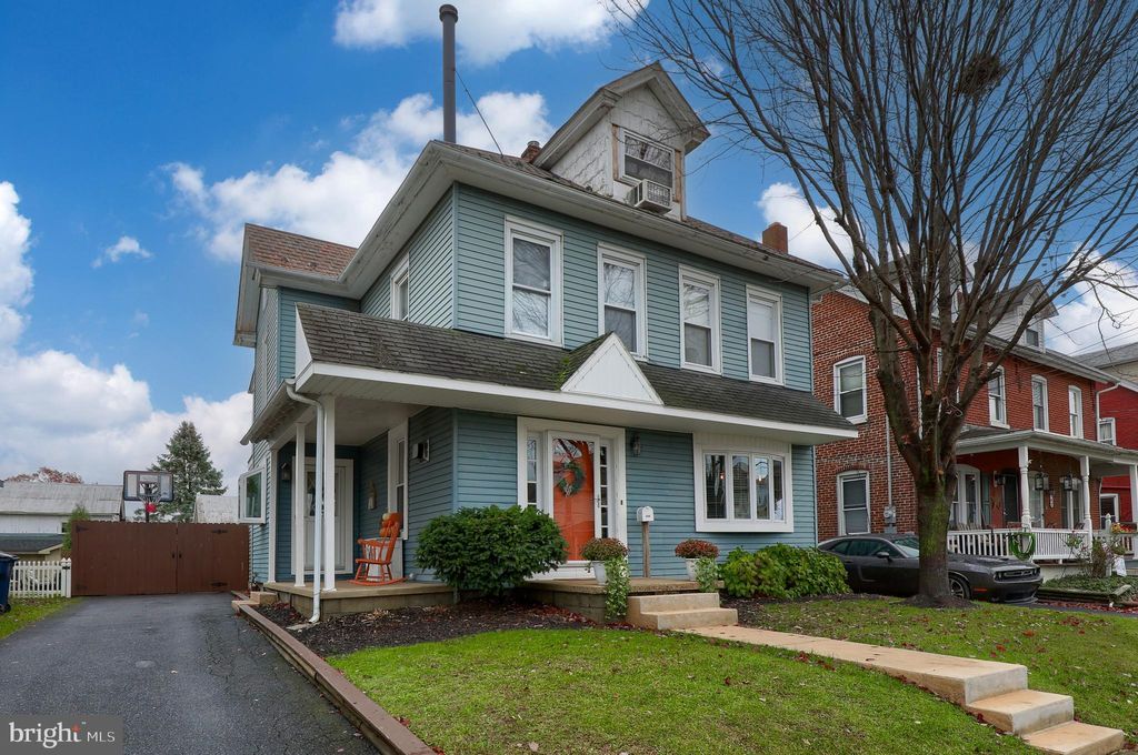 Photo of 346 E Jackson Street, New Holland, PA 17557 (MLS # PALA2044094)