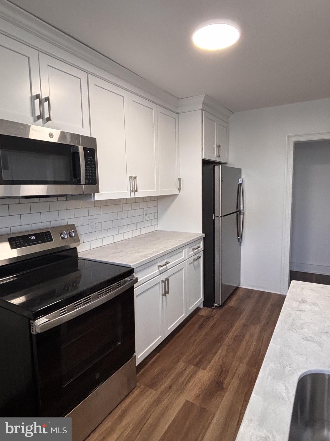 23 MORTON ROAD B