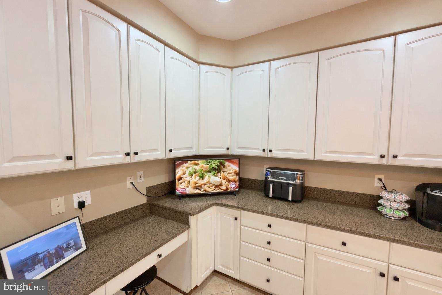 VILLAGE OF RIVER HILL - Residential