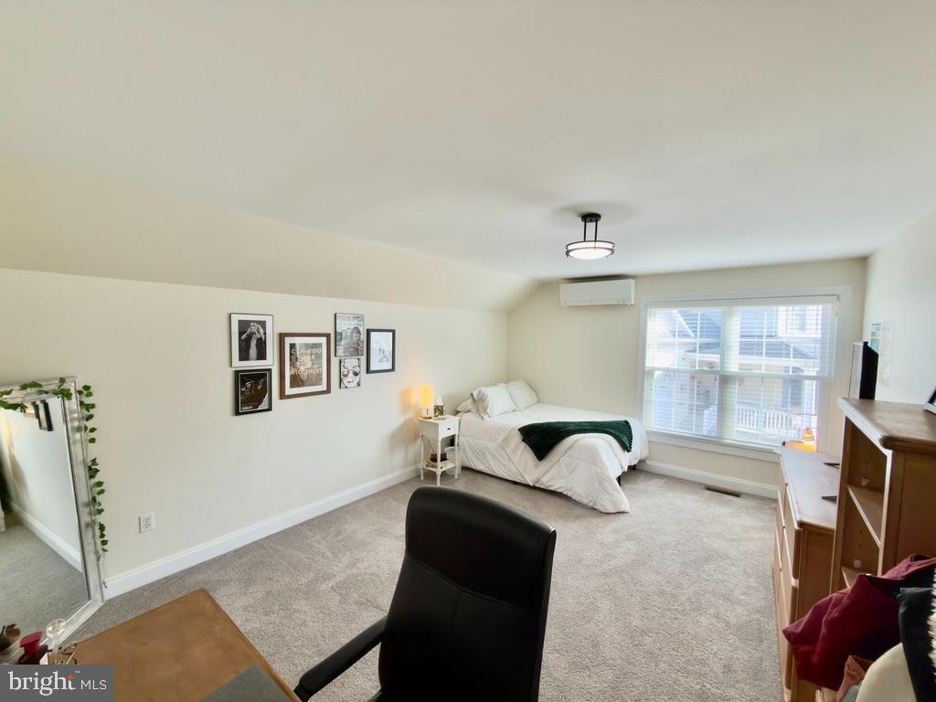 VILLAGE OF RIVER HILL - Residential