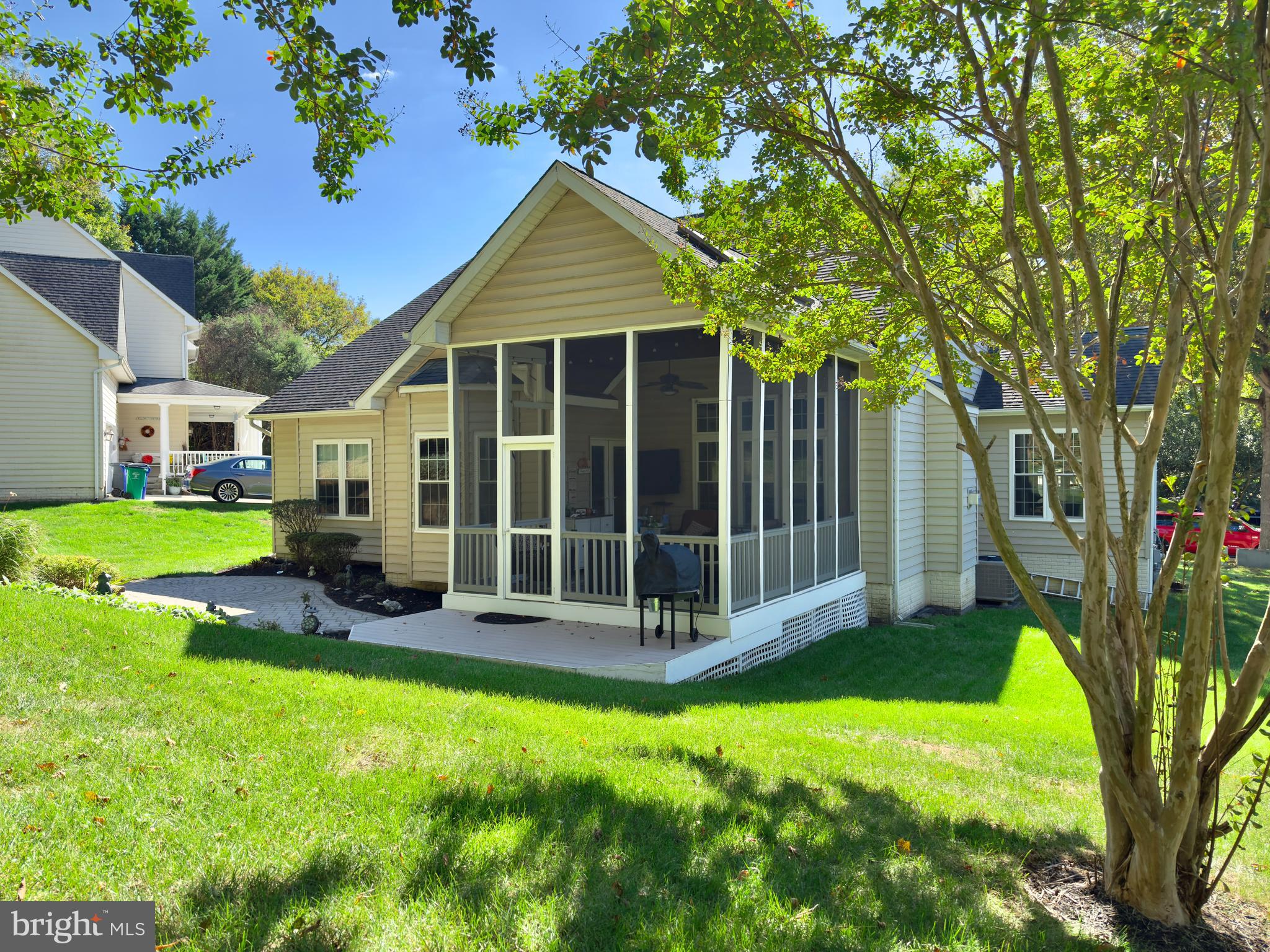 6413 GLITTERING LIGHT LANE