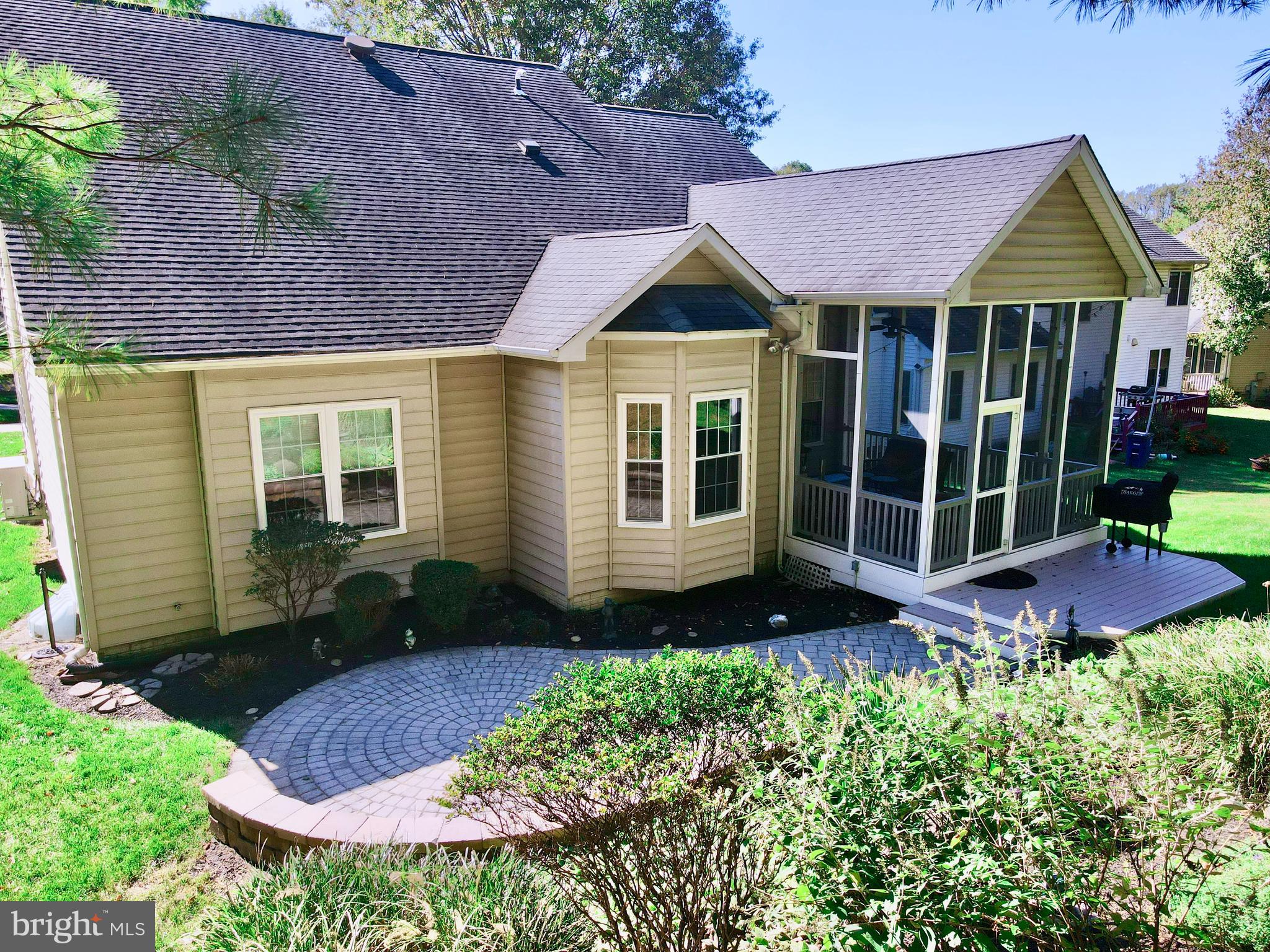 6413 GLITTERING LIGHT LANE