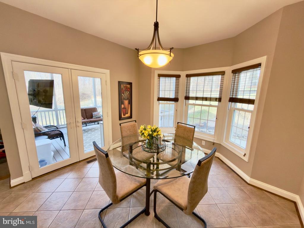 VILLAGE OF RIVER HILL - Residential