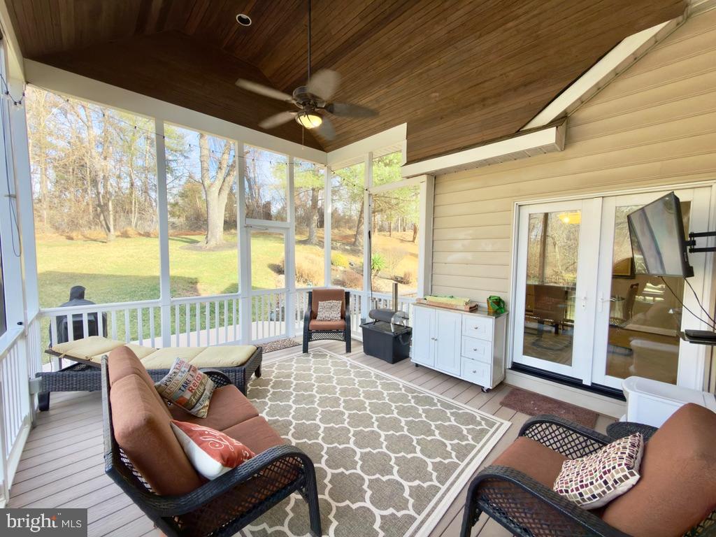 VILLAGE OF RIVER HILL - Residential