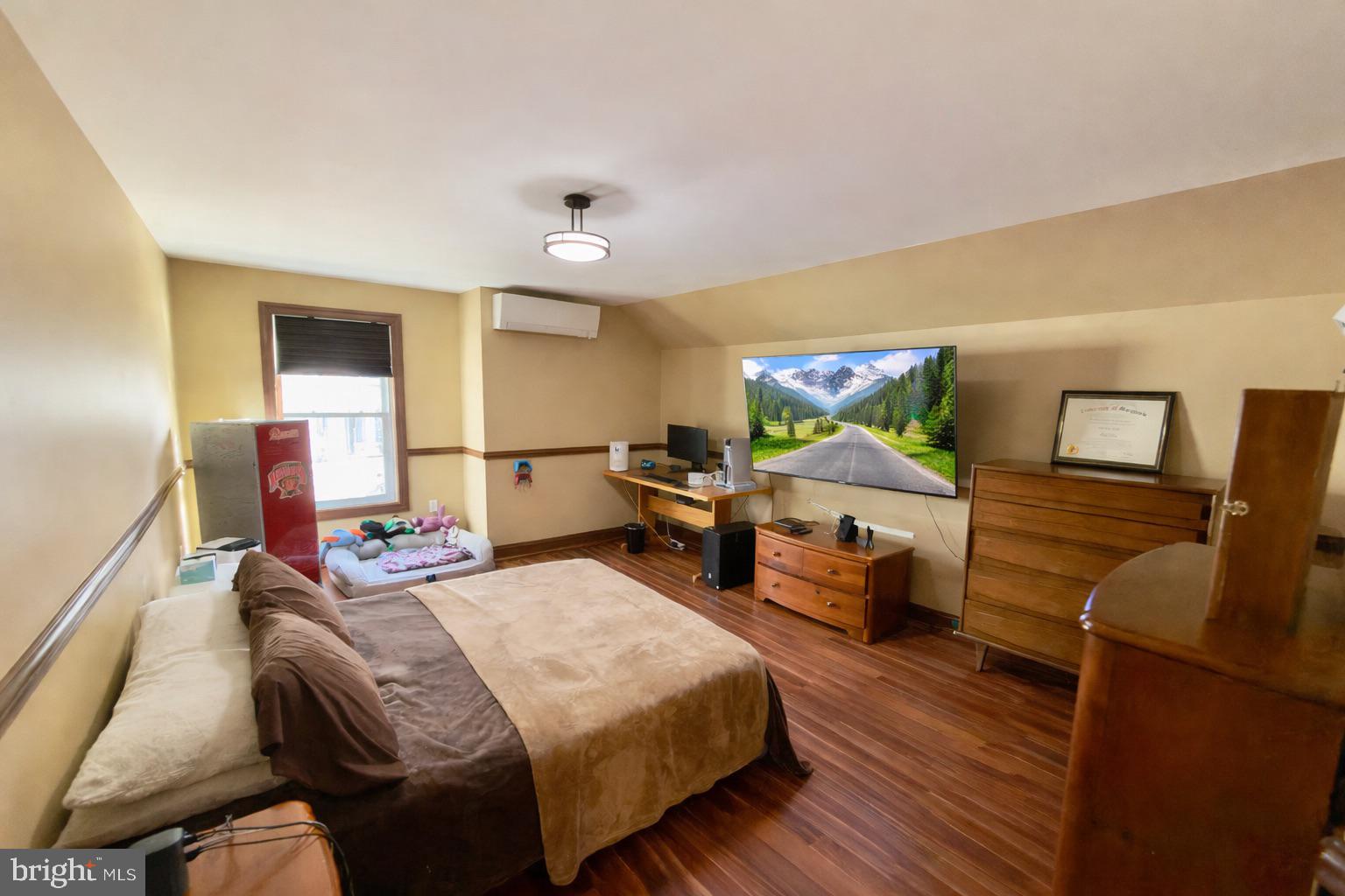 VILLAGE OF RIVER HILL - Residential