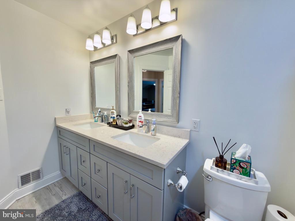 VILLAGE OF RIVER HILL - Residential