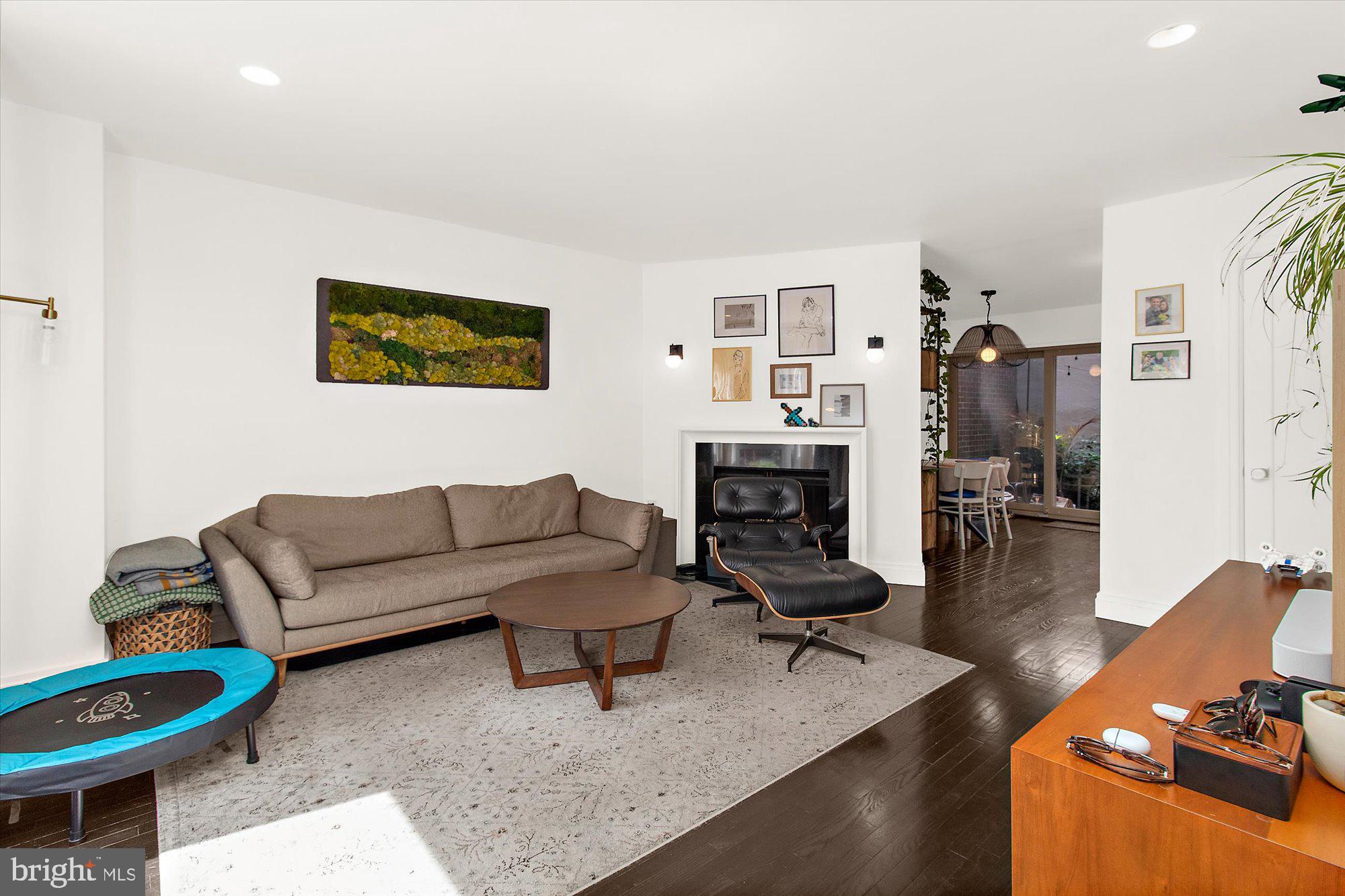 9 APPLETREE COURT