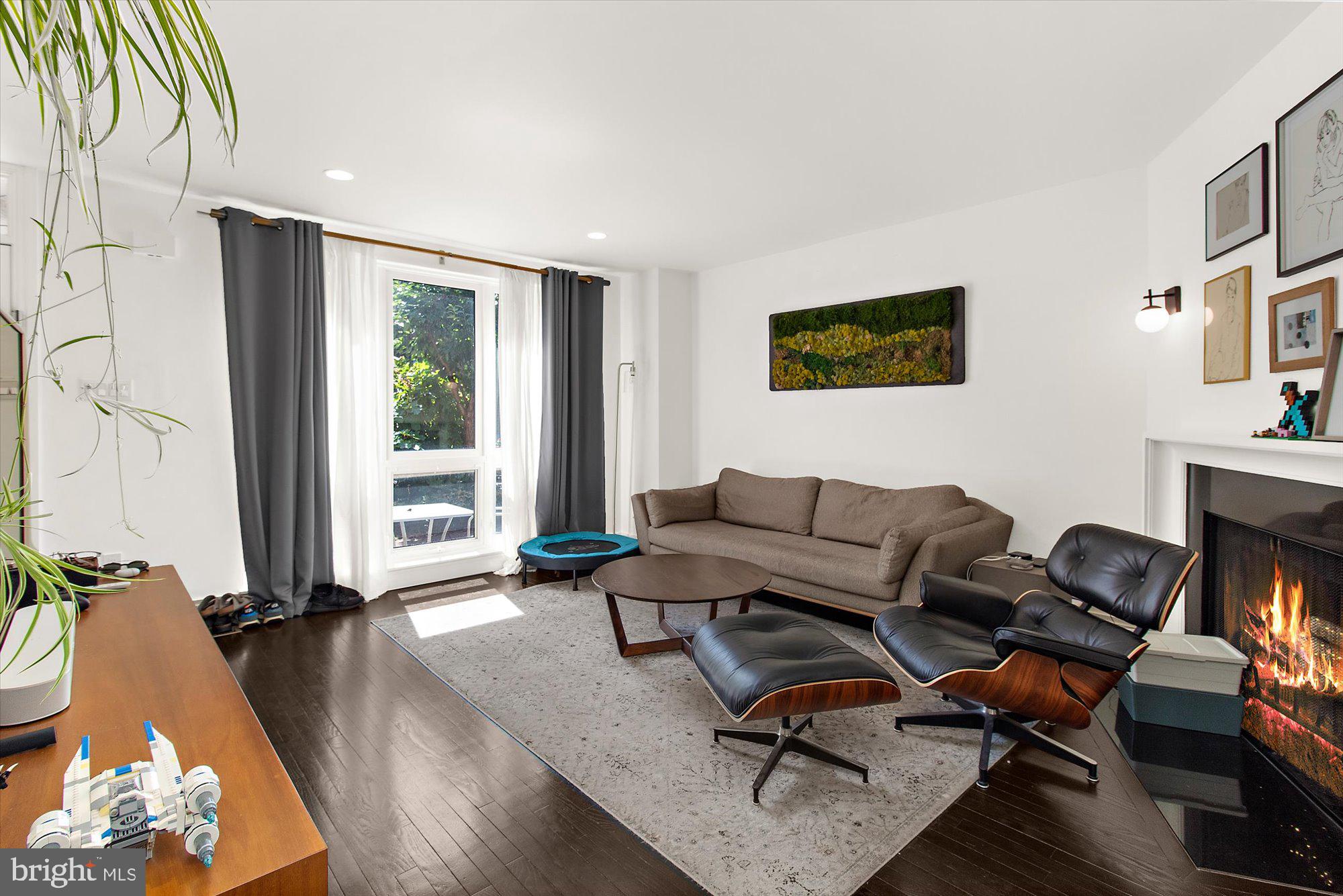 9 APPLETREE COURT