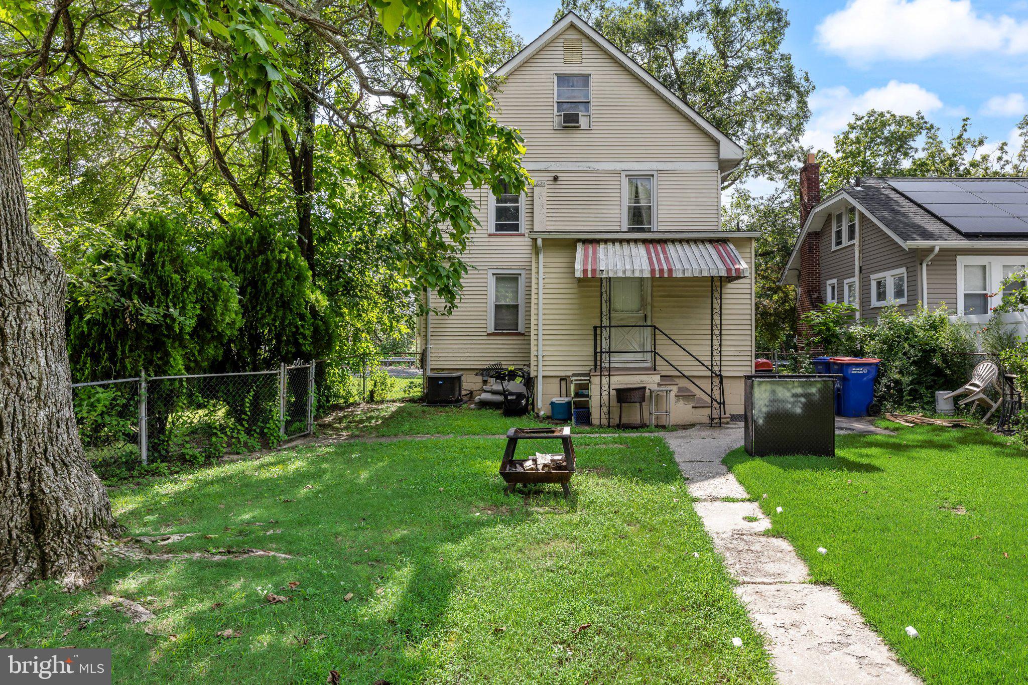 829 S 2ND STREET