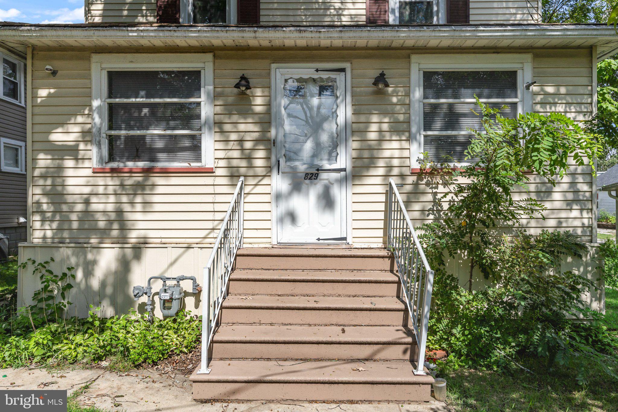 829 S 2ND STREET