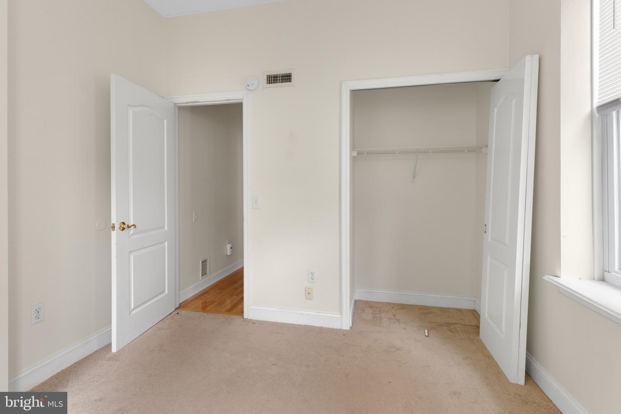 EAST FALLS - Residential Lease