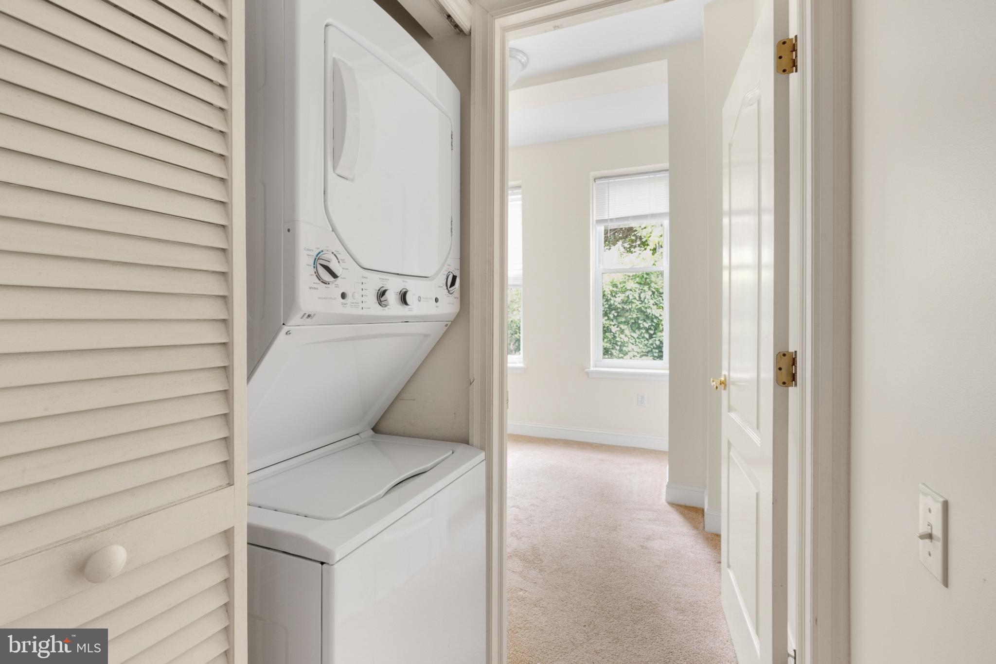 EAST FALLS - Residential Lease