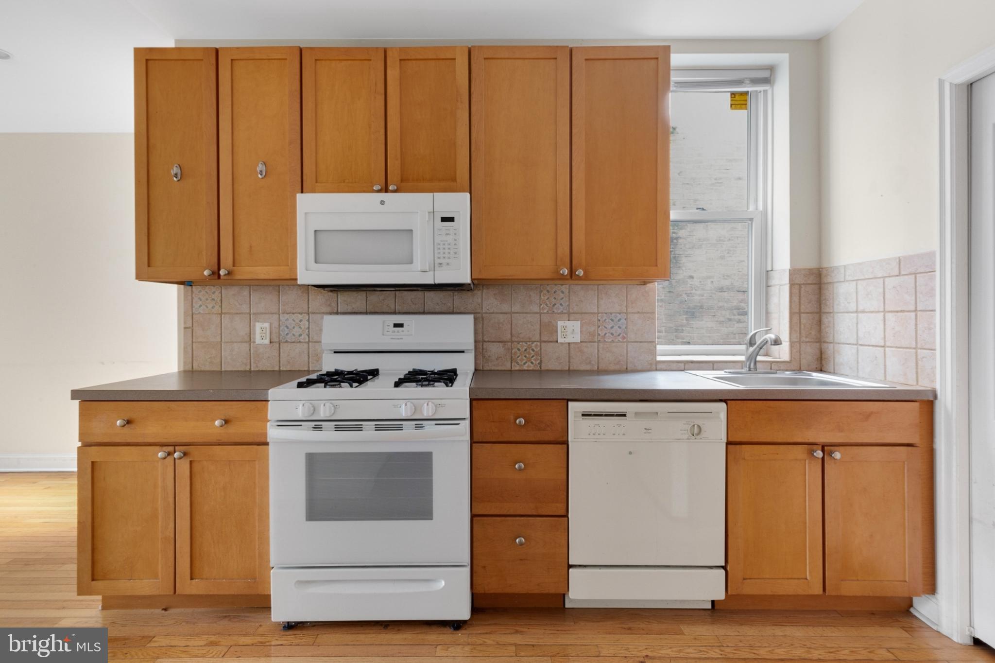 EAST FALLS - Residential Lease