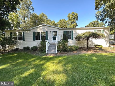 Photo of 22 RAINBOW CIR, ELIZABETHTOWN, PA 17022 (MLS # PALA2041724)