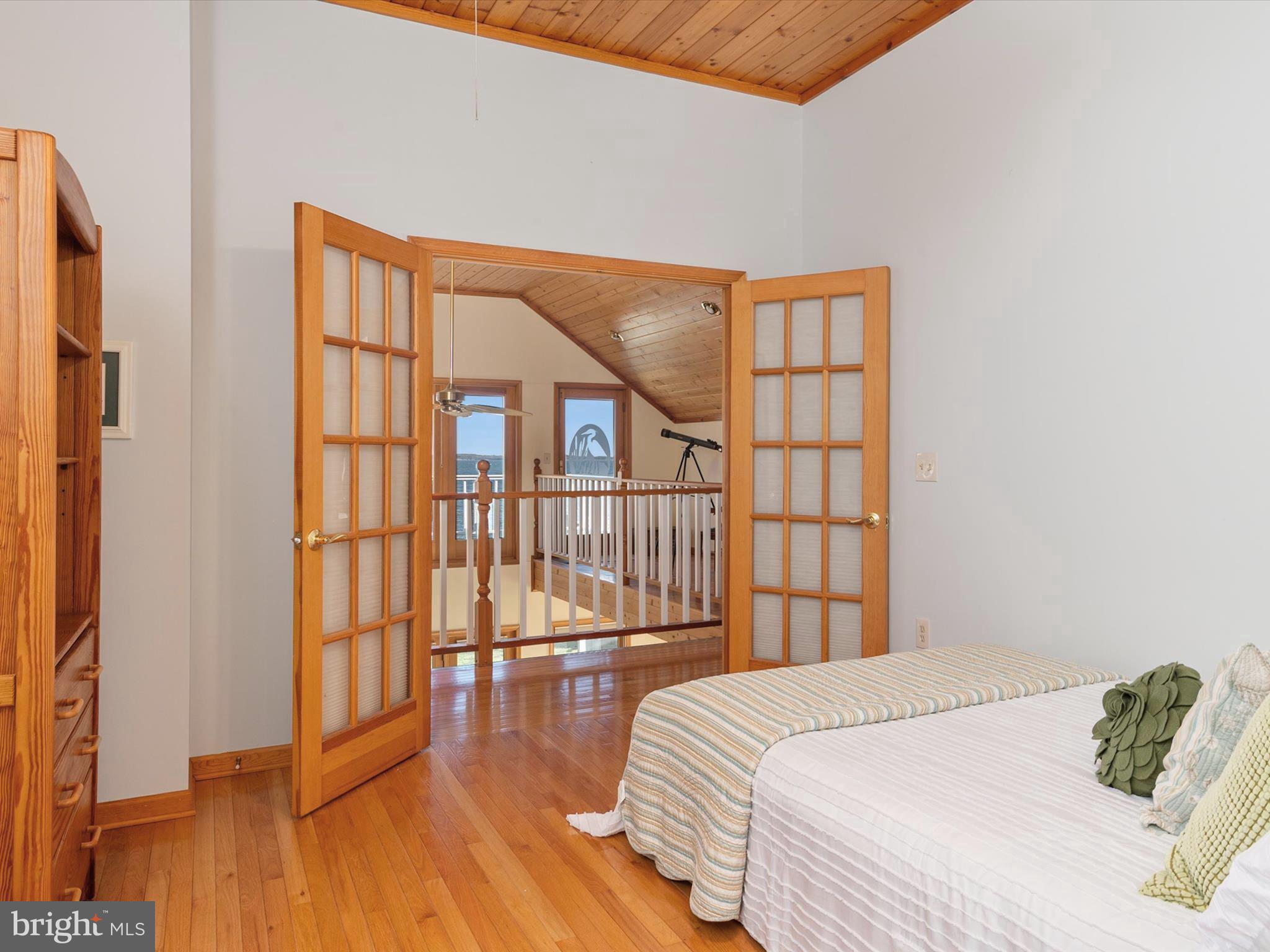 CHESTER RIVER BEACH - Residential