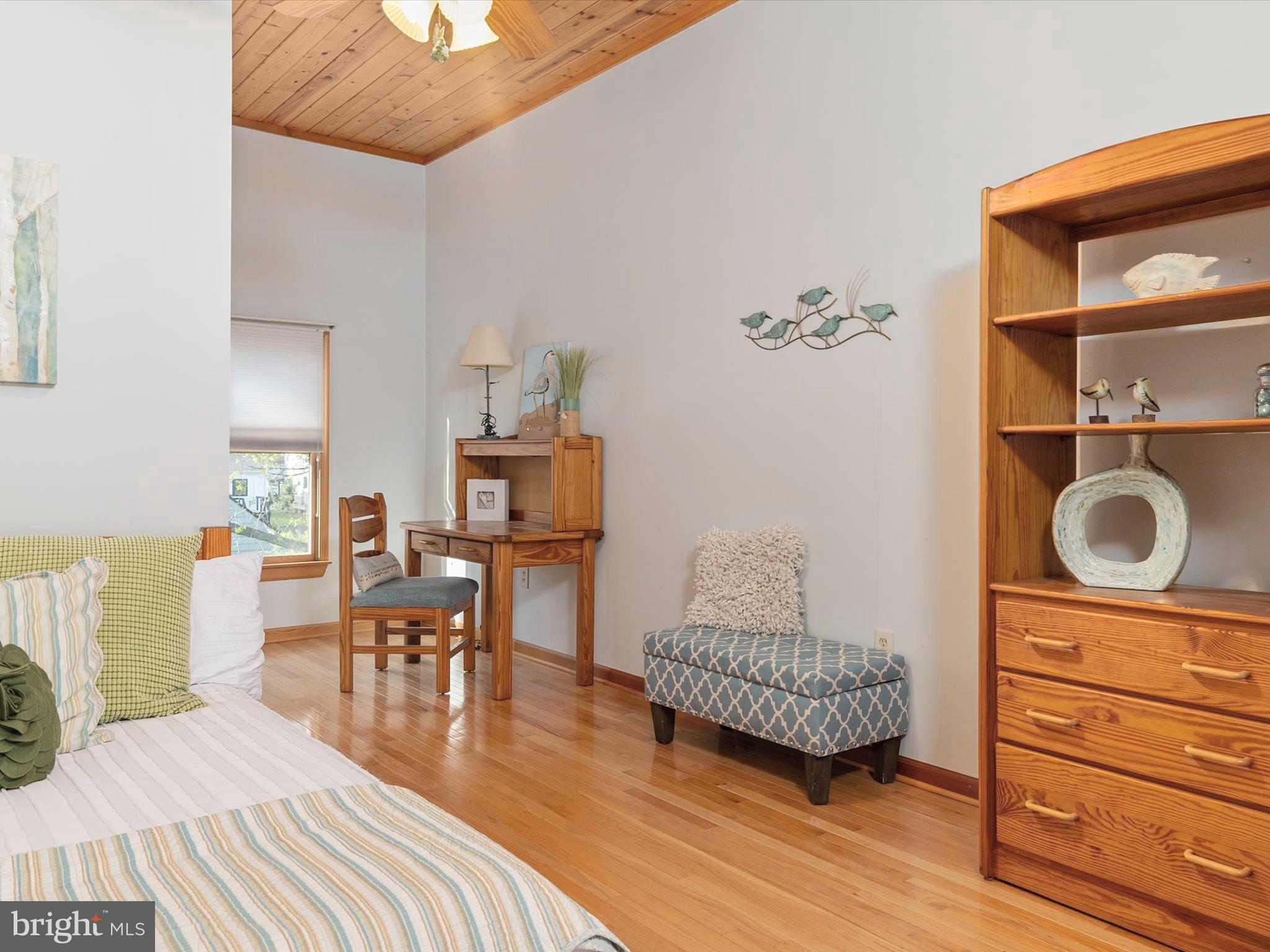 CHESTER RIVER BEACH - Residential