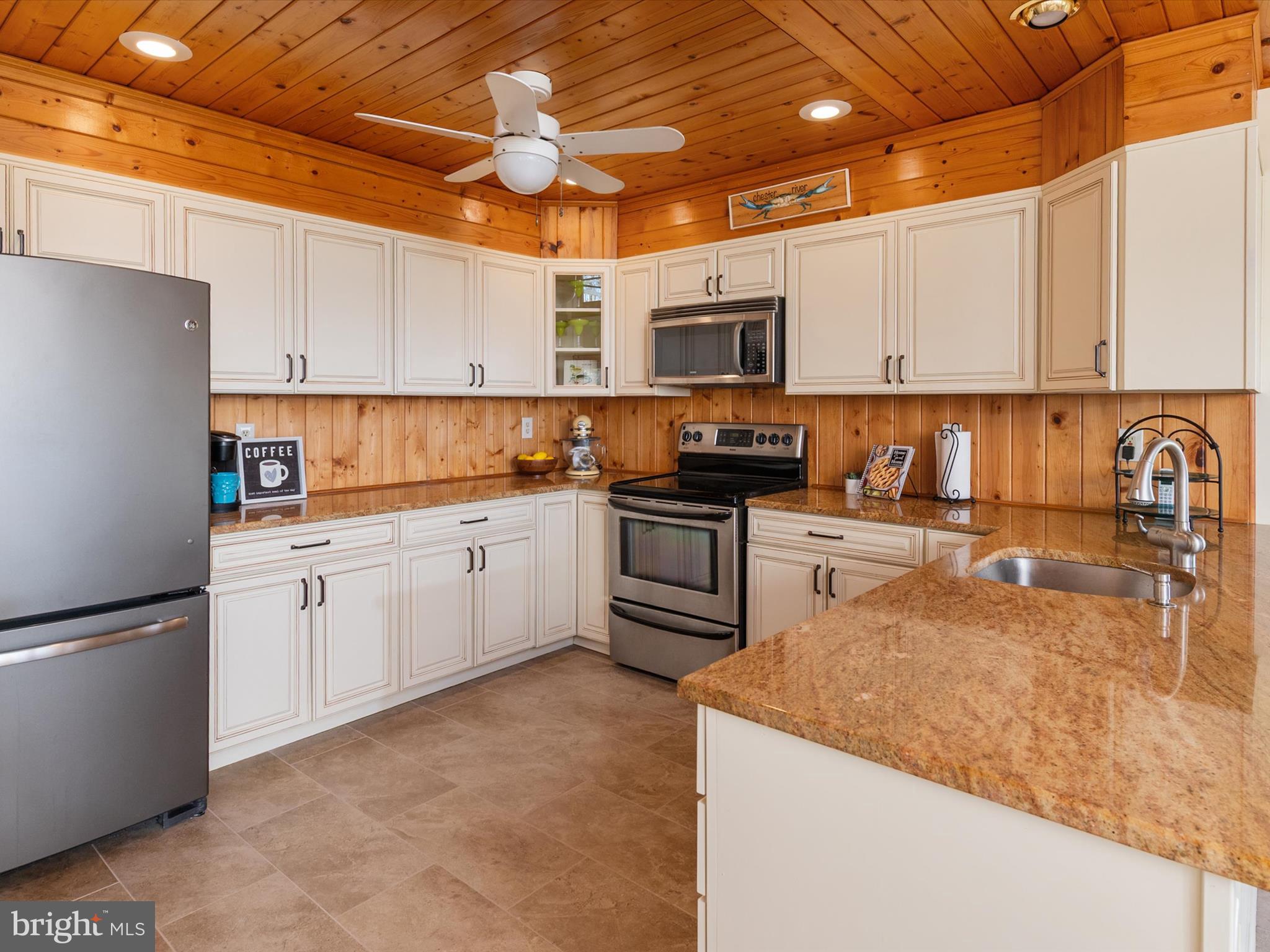 CHESTER RIVER BEACH - Residential