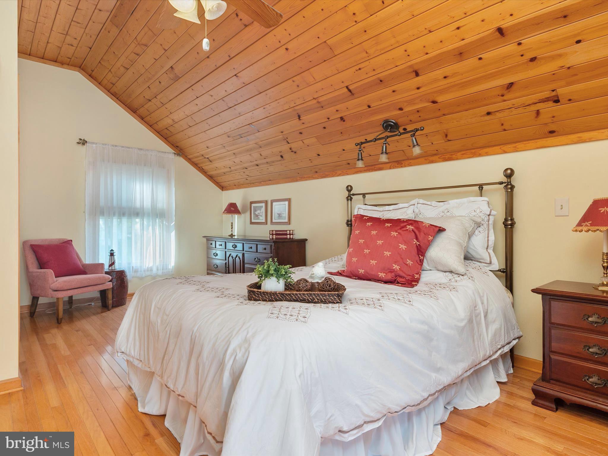 CHESTER RIVER BEACH - Residential