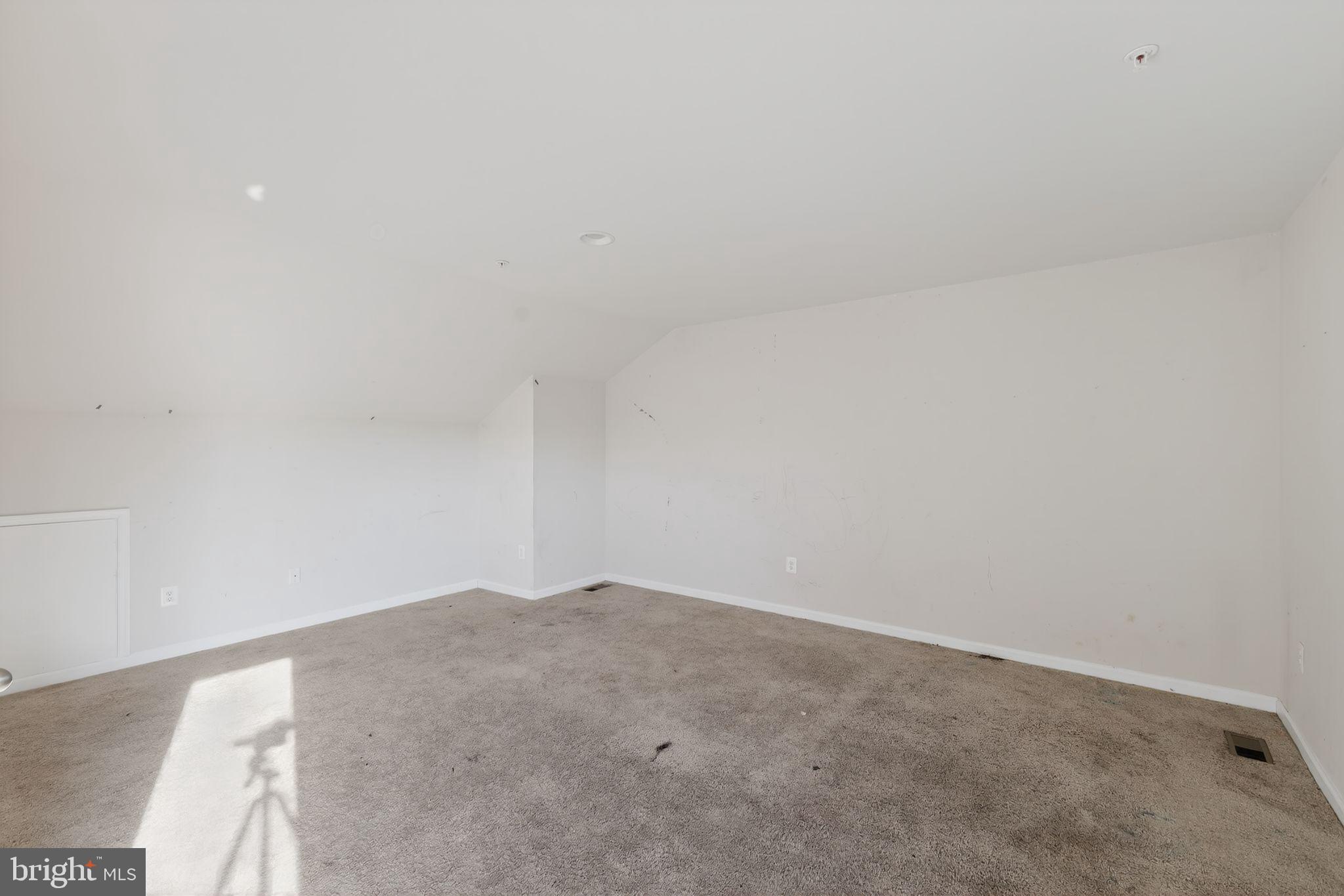 LAUREL OVERLOOK - Residential