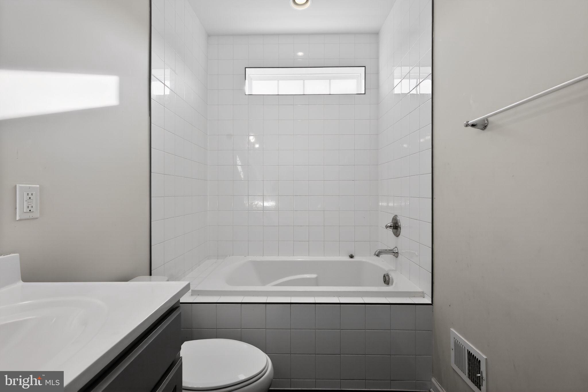 LAUREL OVERLOOK - Residential