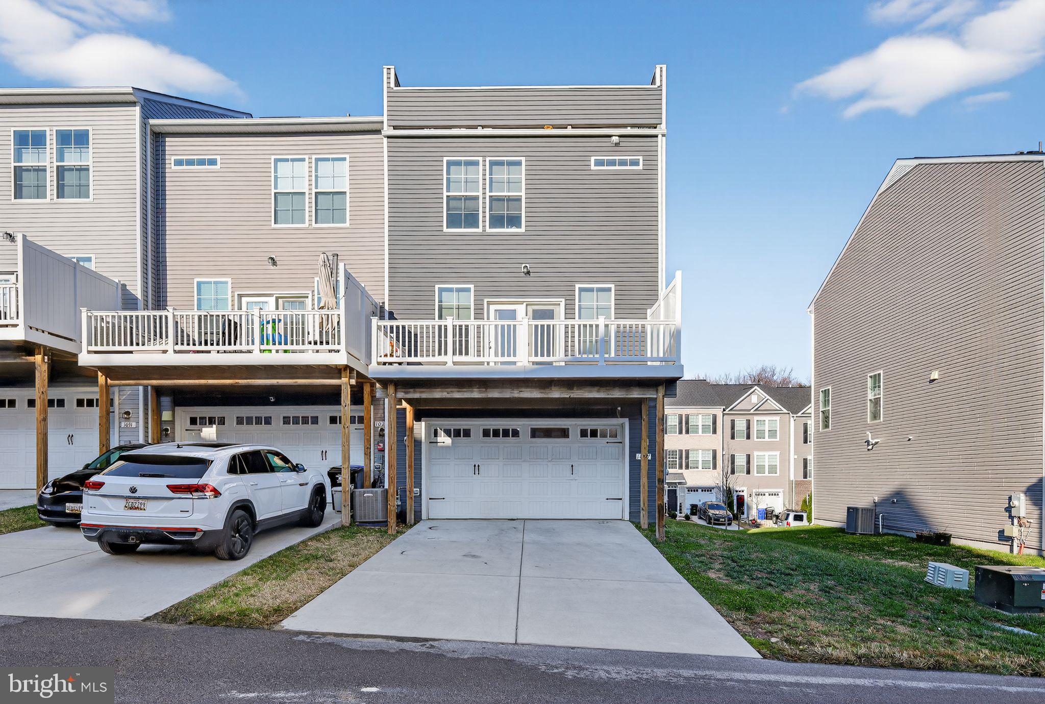 LAUREL OVERLOOK - Residential