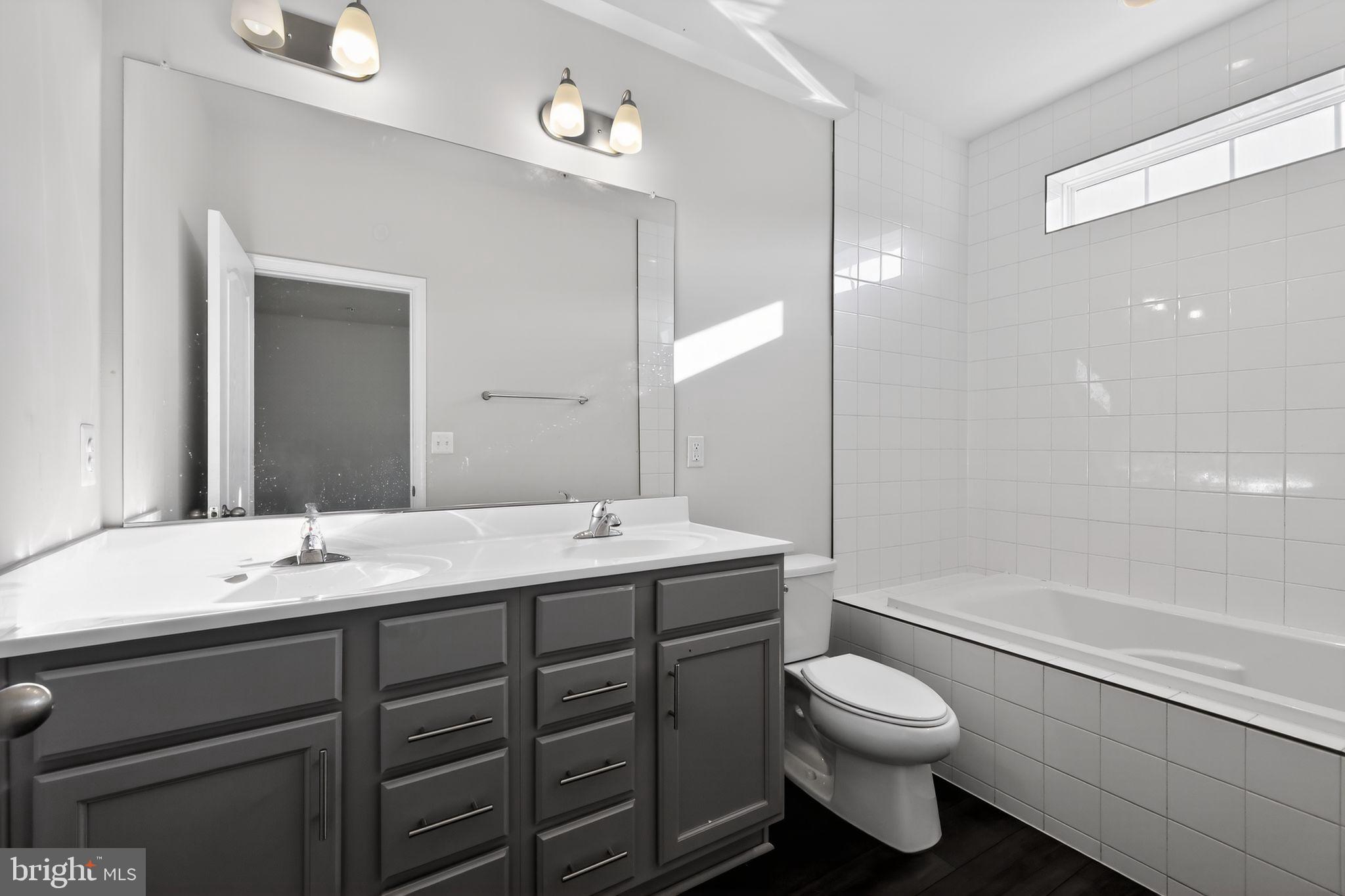 LAUREL OVERLOOK - Residential