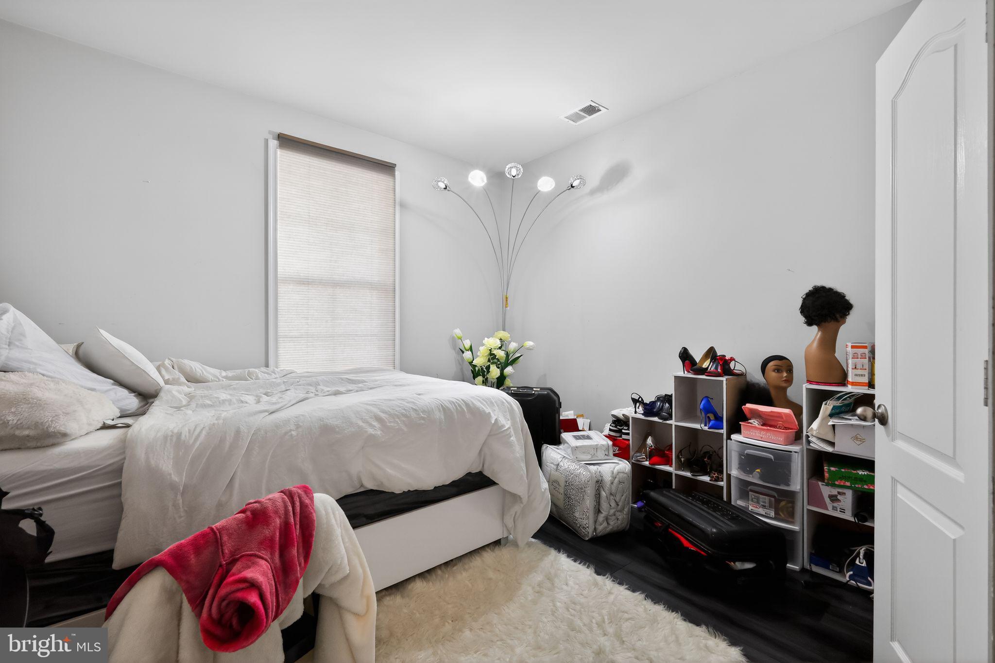 LAUREL OVERLOOK - Residential