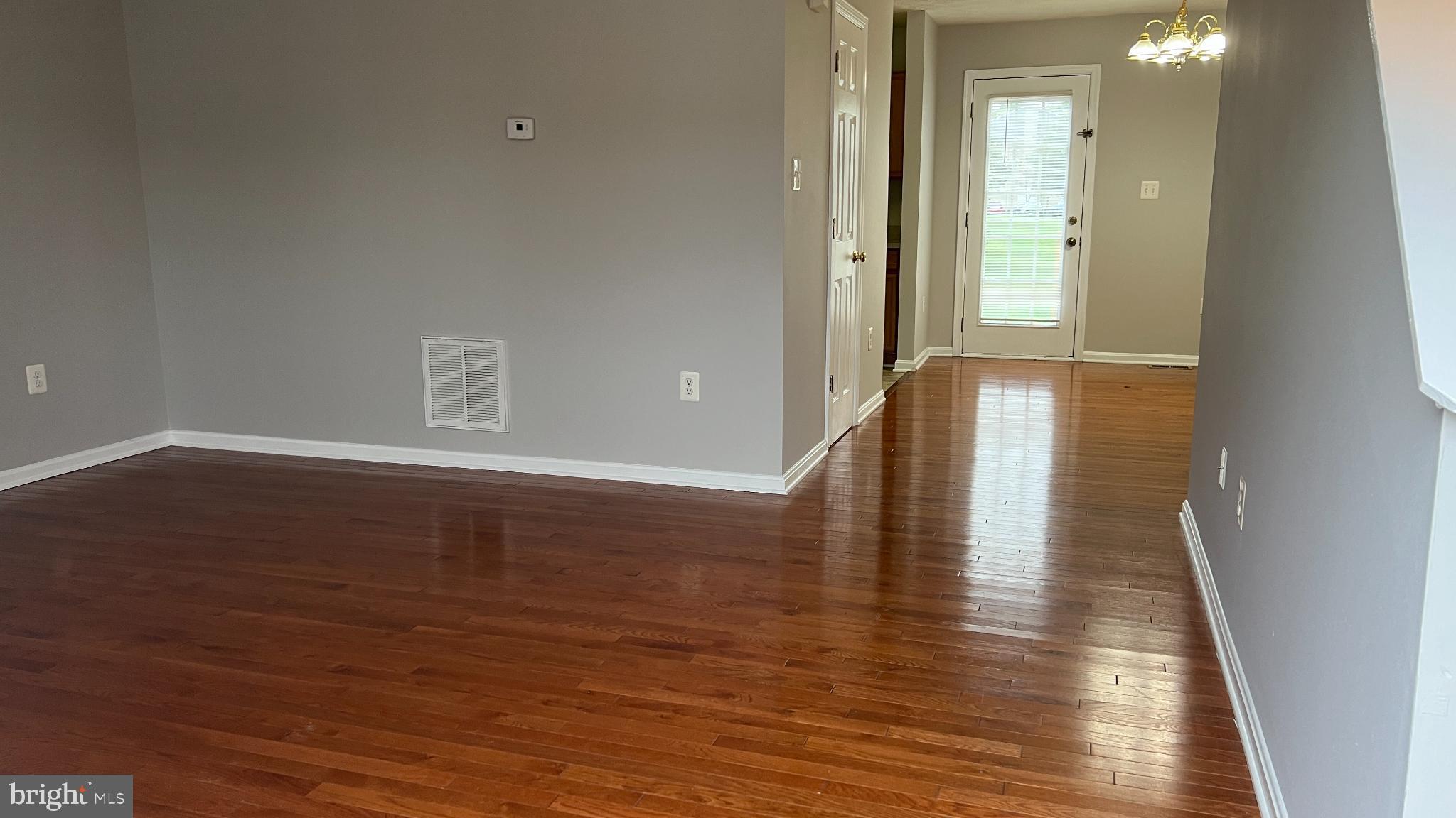 LAKEVIEW TOWNHOUSES - Residential Lease