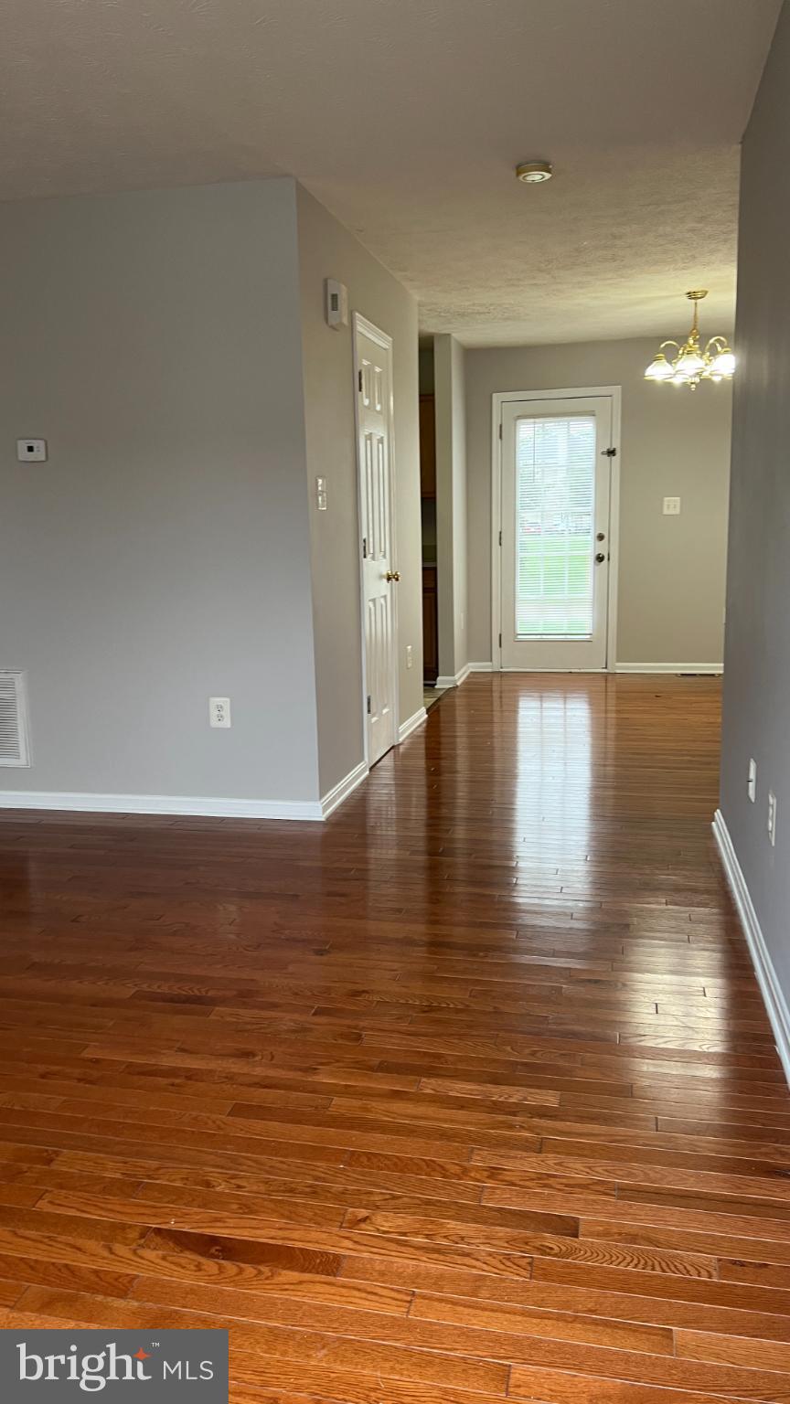 LAKEVIEW TOWNHOUSES - Residential Lease