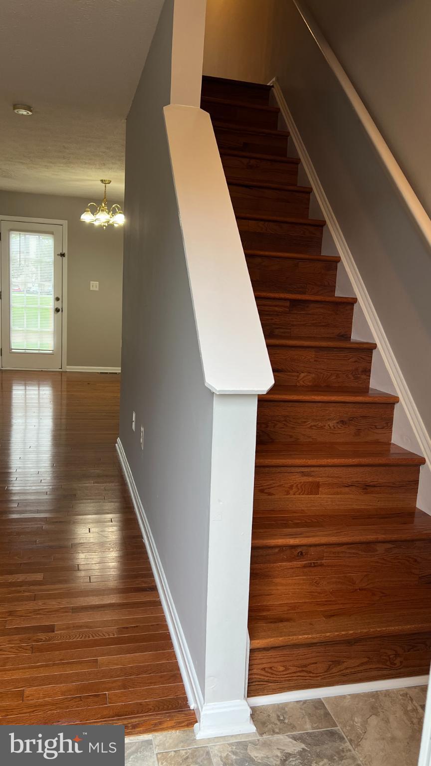 LAKEVIEW TOWNHOUSES - Residential Lease