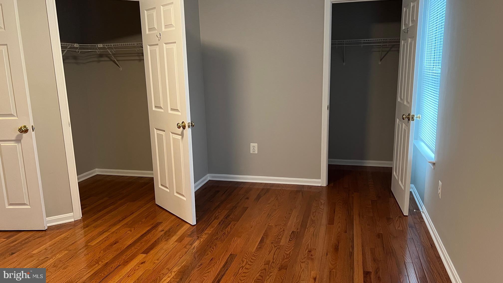 LAKEVIEW TOWNHOUSES - Residential Lease