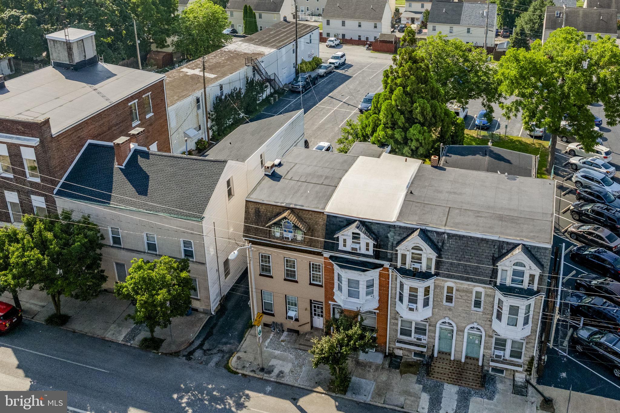820 E MARKET STREET