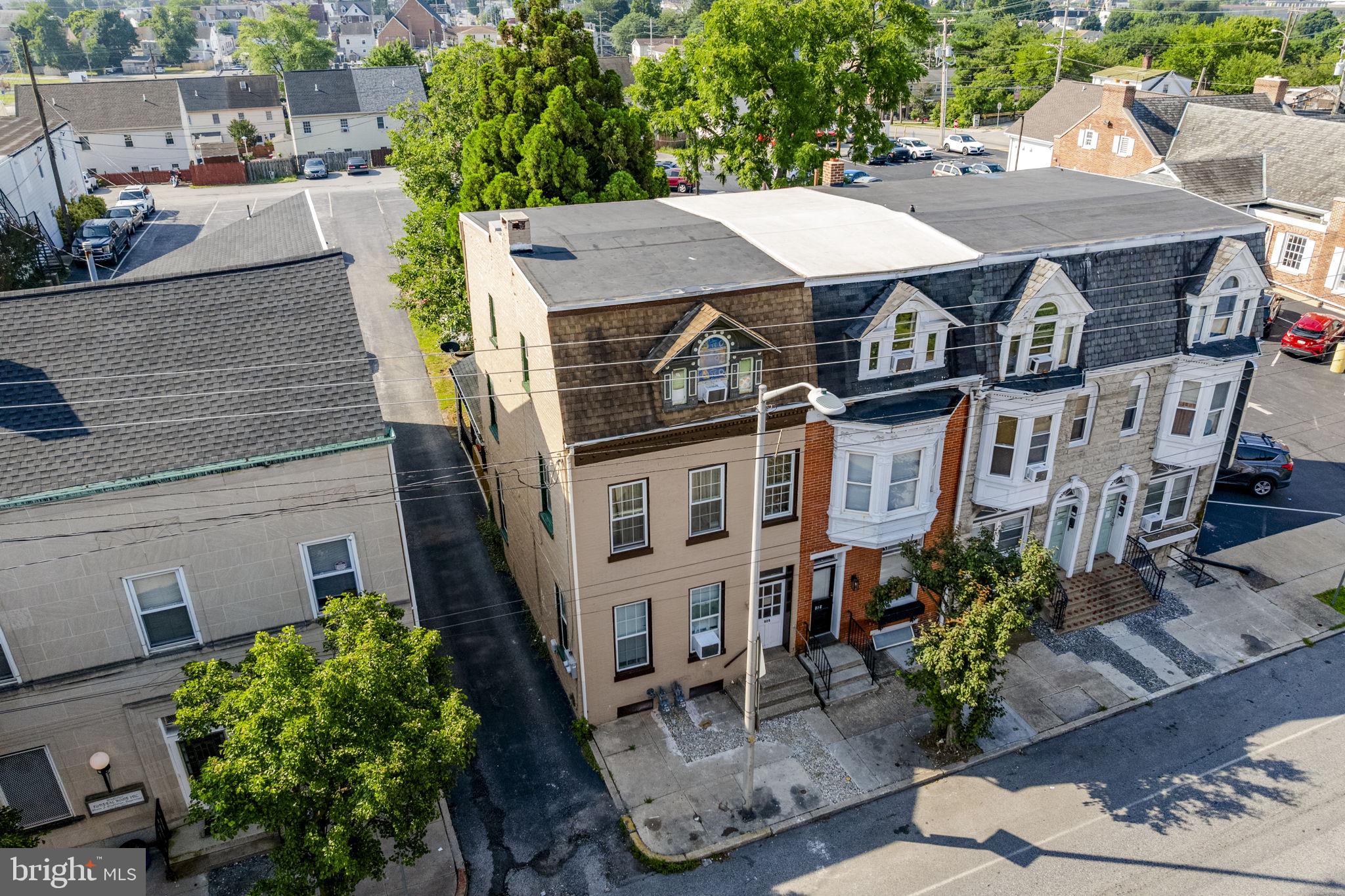 820 E MARKET STREET