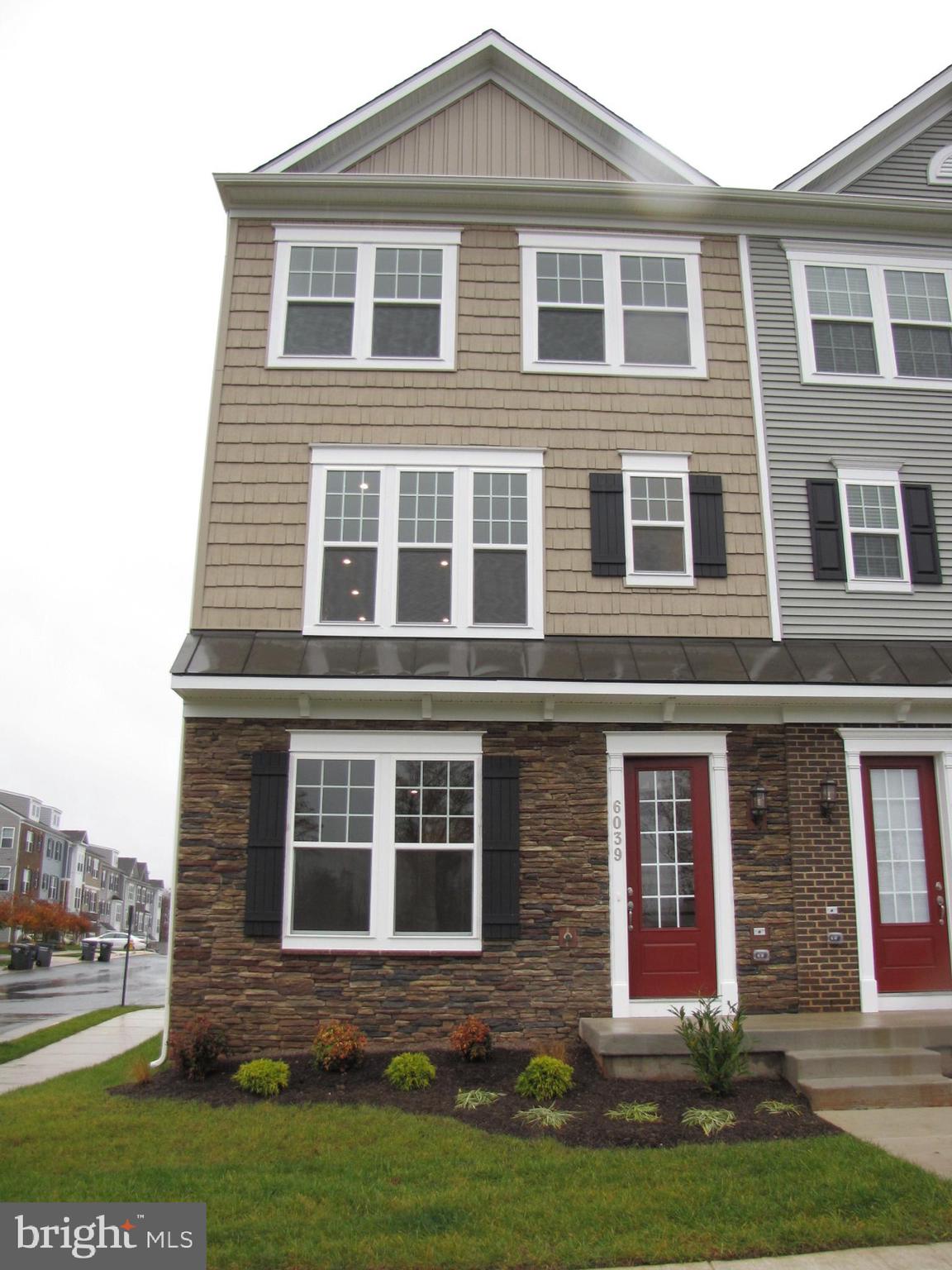 End unit townhouse in Haymarket. This property offers light colored wood floors, gourmet kitchen with island and stainless steel appliances. Large open main level with spacious bedrooms and a full bath on the entry/basement level. Garage has outlet for EV charging station.