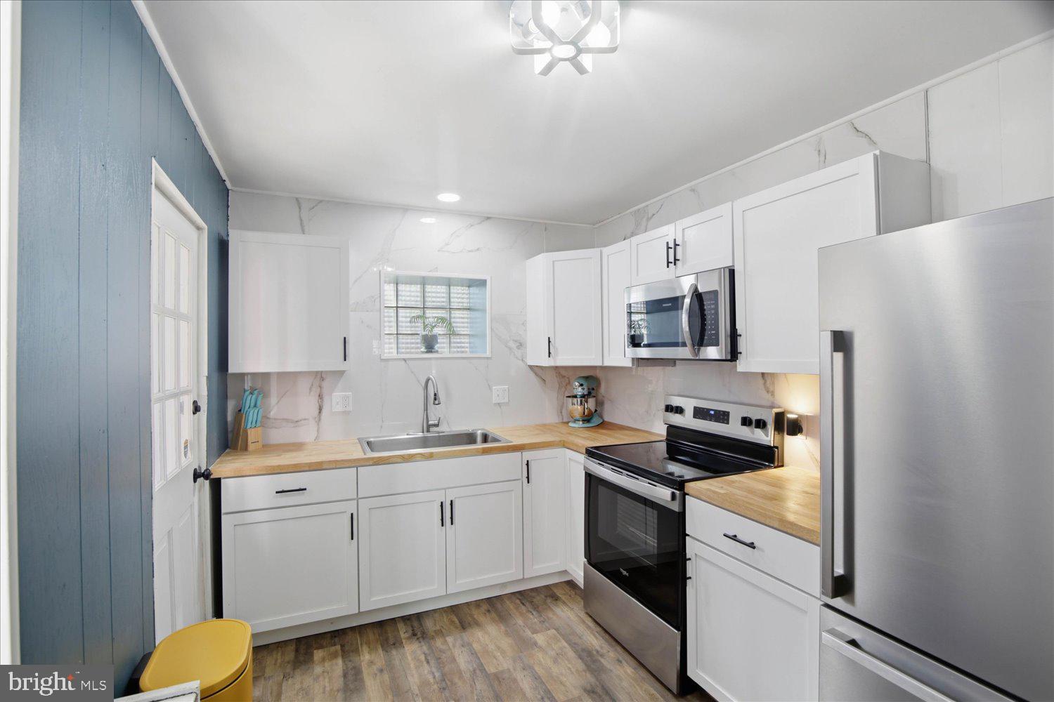 CABBAGE HILL - Residential