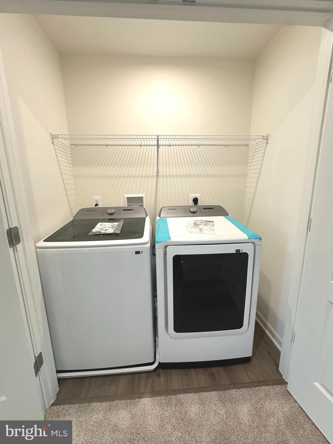 OVERLOOK AT RIVERSIDE TOWNHOMES - Residential Lease