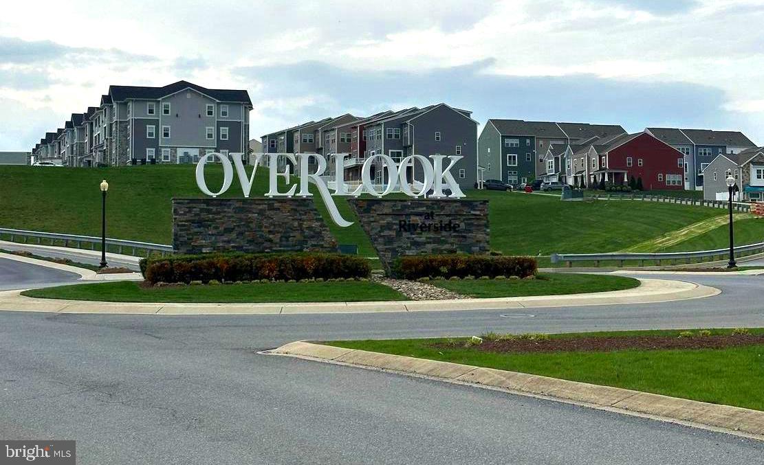 OVERLOOK AT RIVERSIDE TOWNHOMES - Residential Lease
