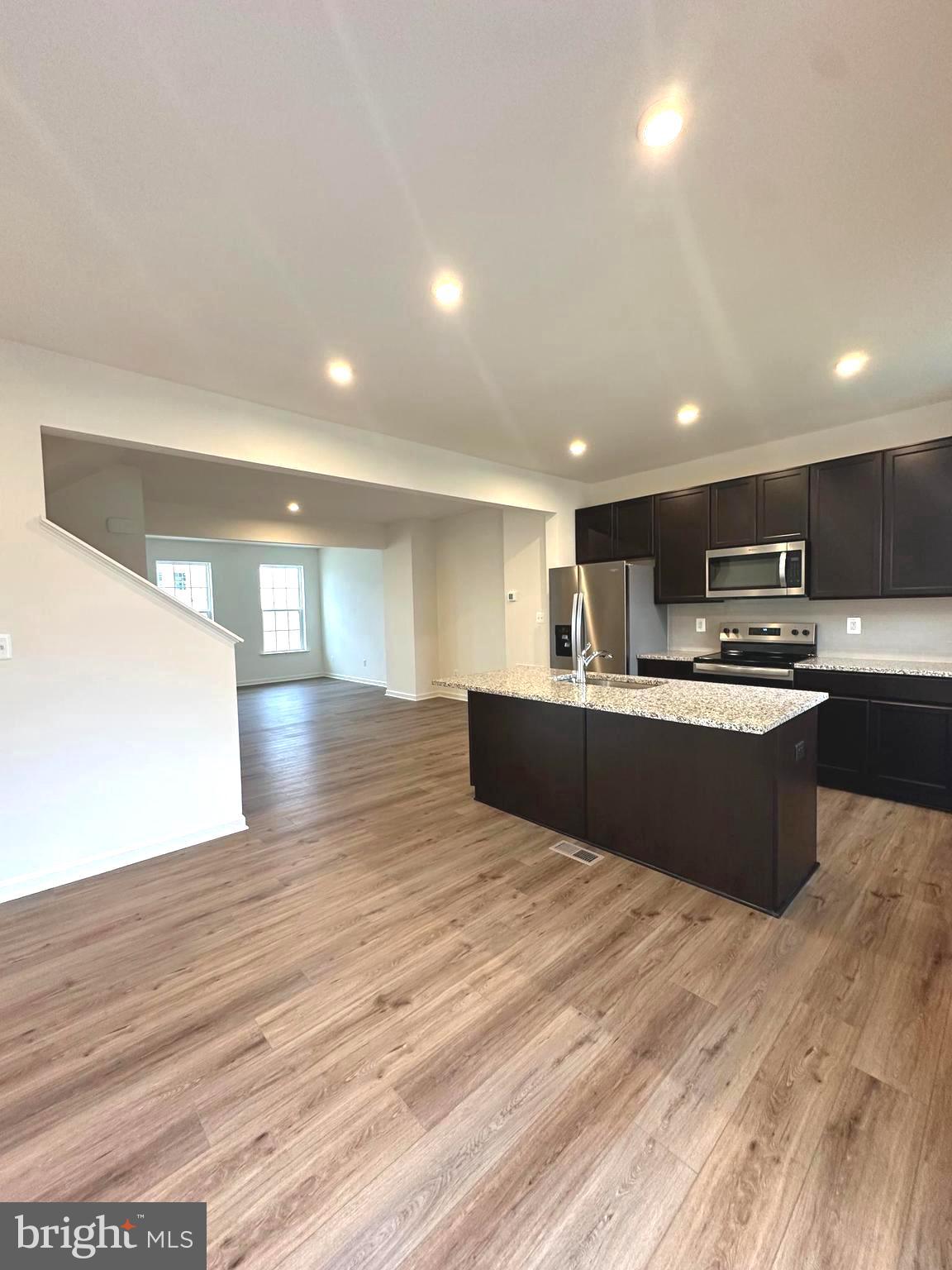 OVERLOOK AT RIVERSIDE TOWNHOMES - Residential Lease