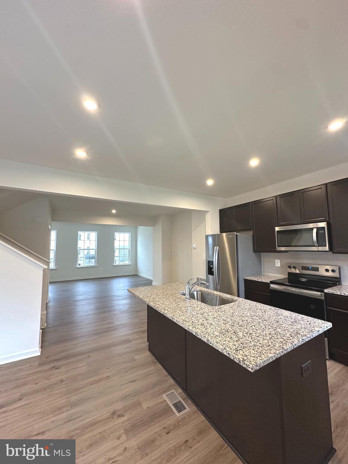 OVERLOOK AT RIVERSIDE TOWNHOMES - Residential Lease