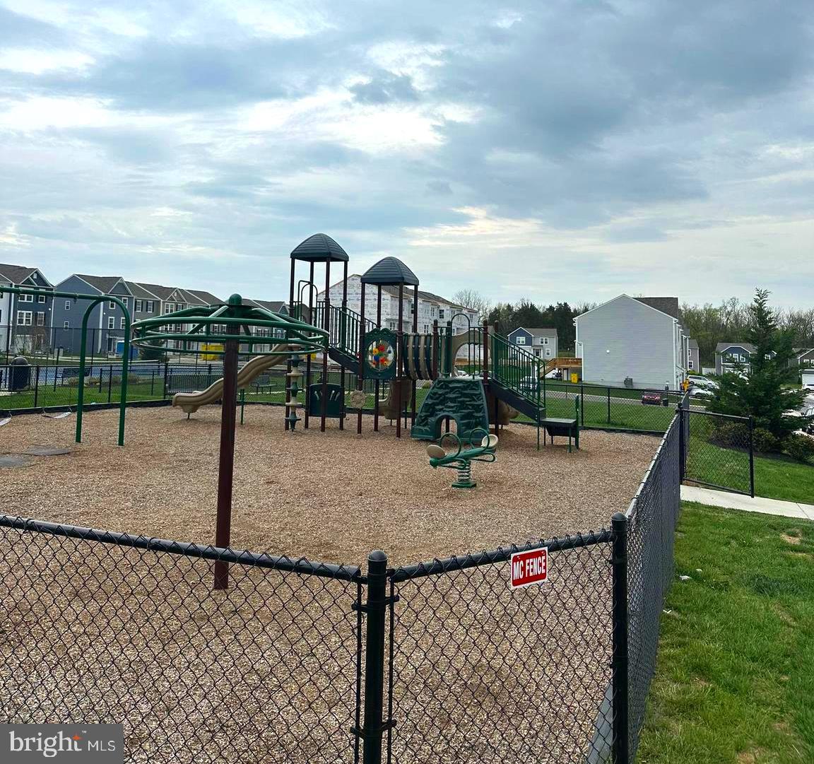 OVERLOOK AT RIVERSIDE TOWNHOMES - Residential Lease