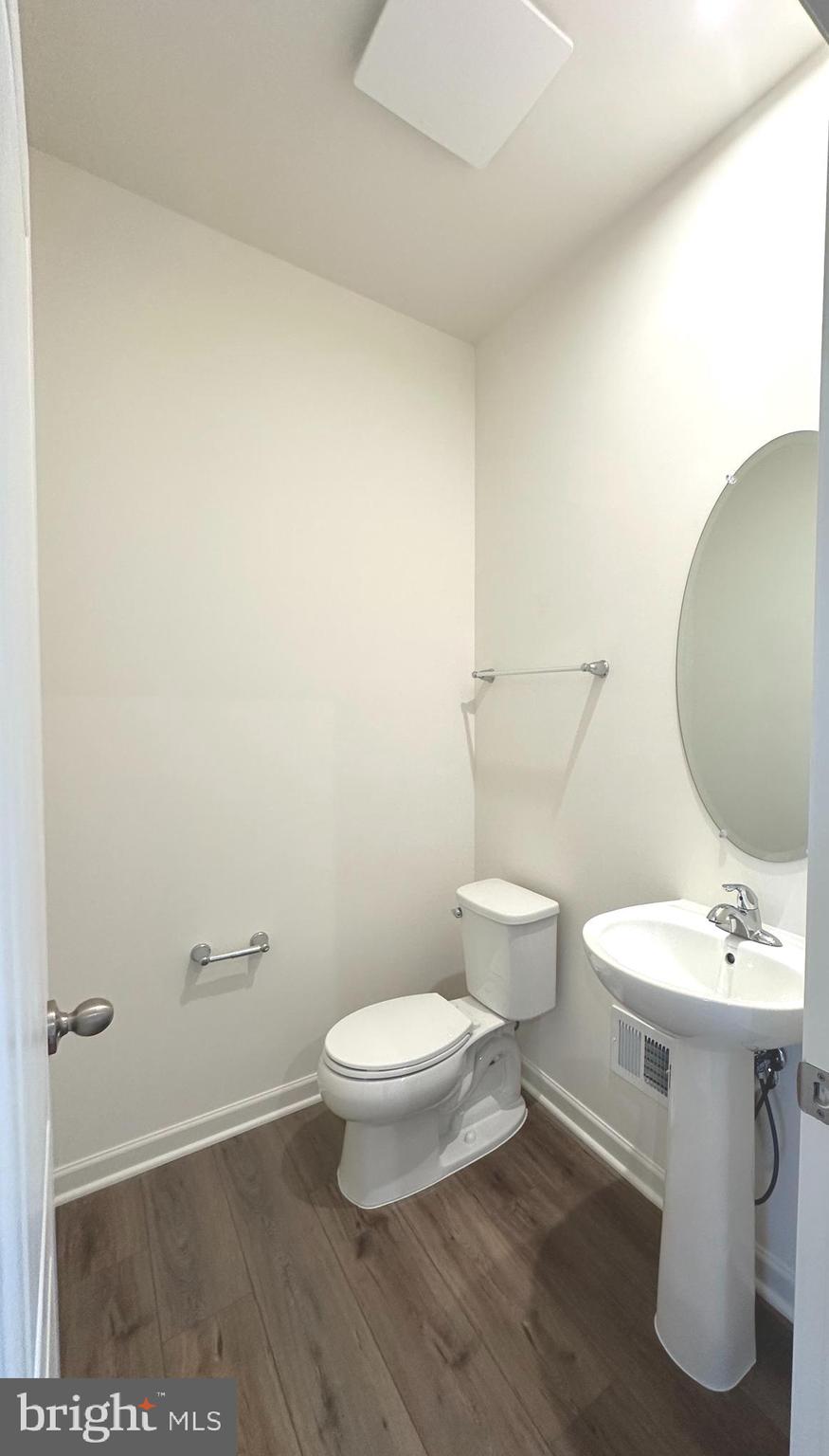 OVERLOOK AT RIVERSIDE TOWNHOMES - Residential Lease