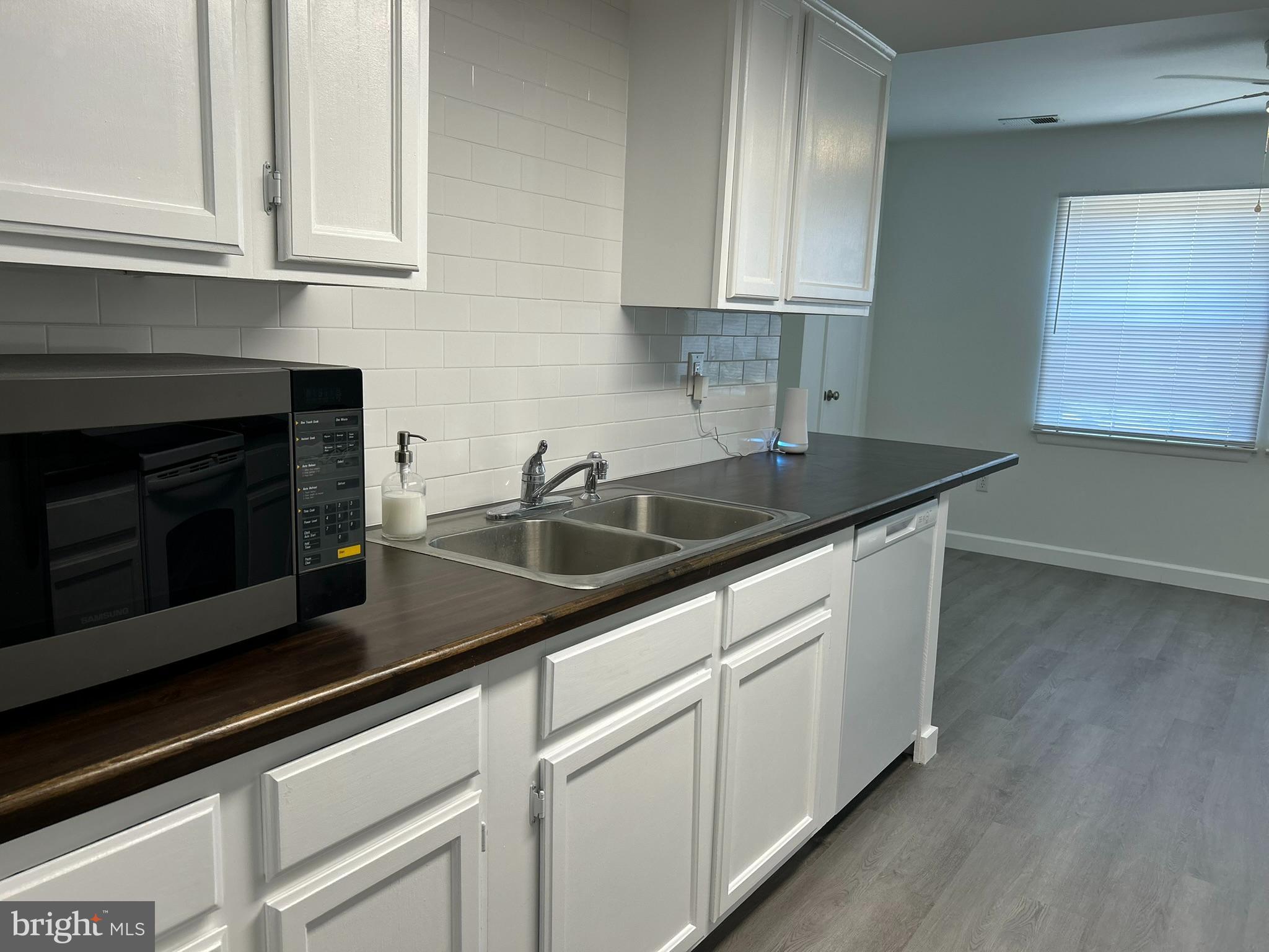 STONEY RIDGE - Residential Lease