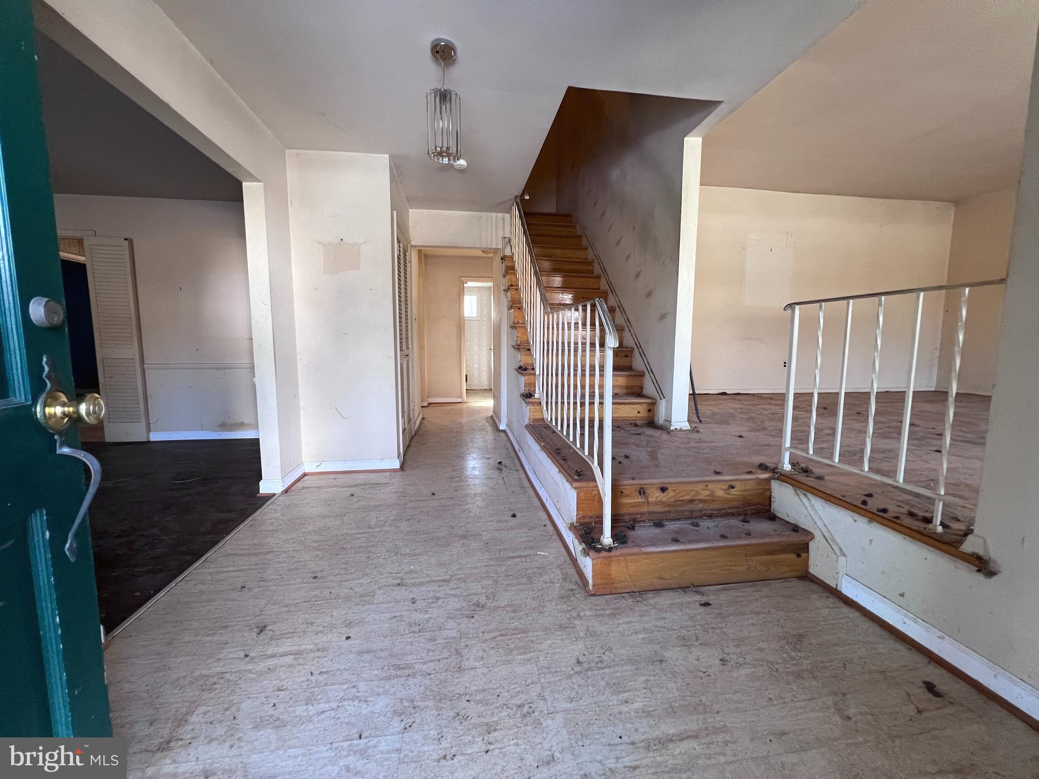 SURREY ACRES - Residential