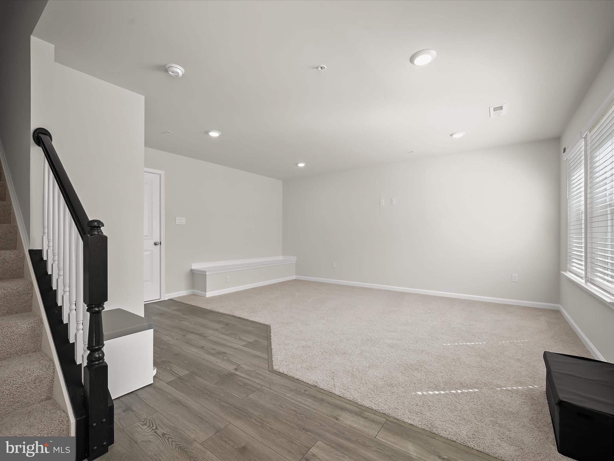 WOODYARD - Residential