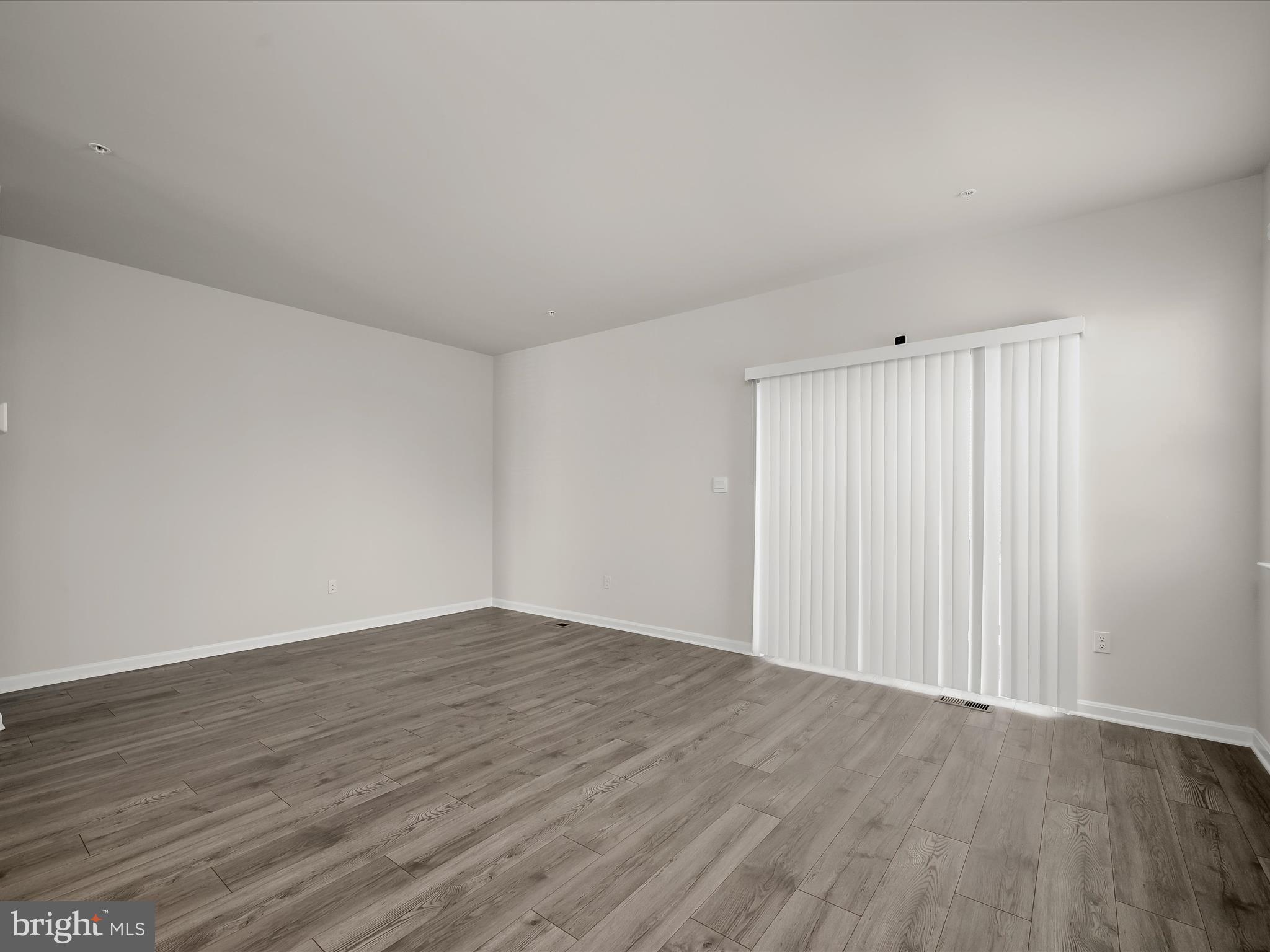 WOODYARD - Residential