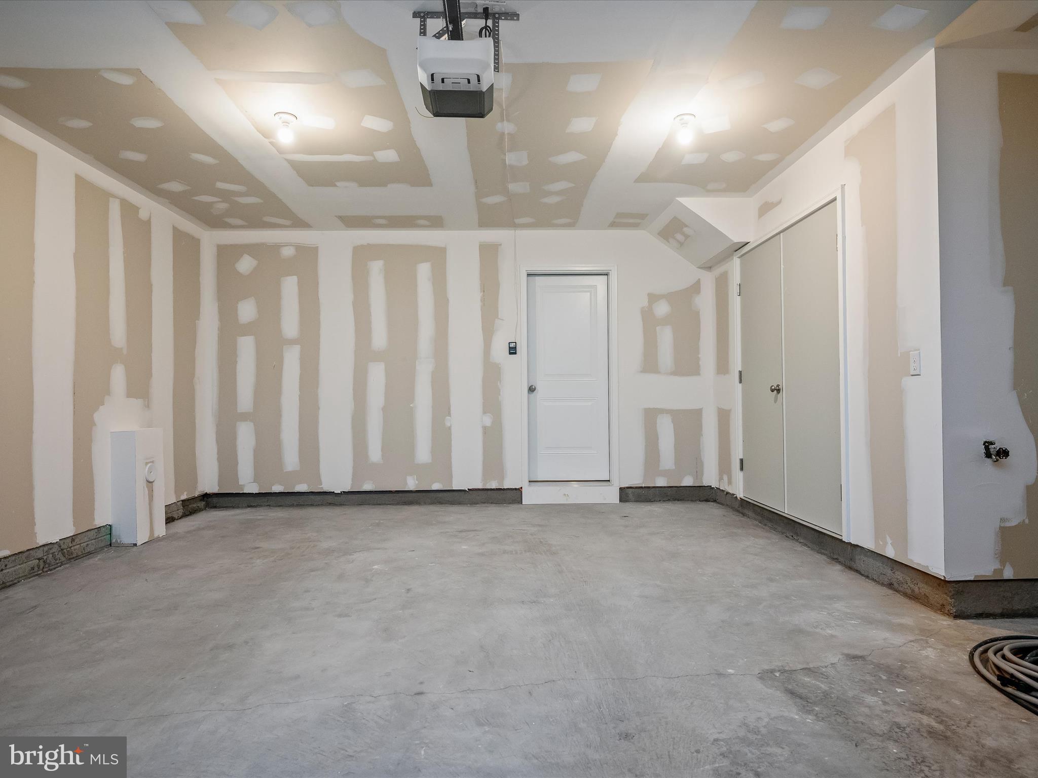 WOODYARD - Residential