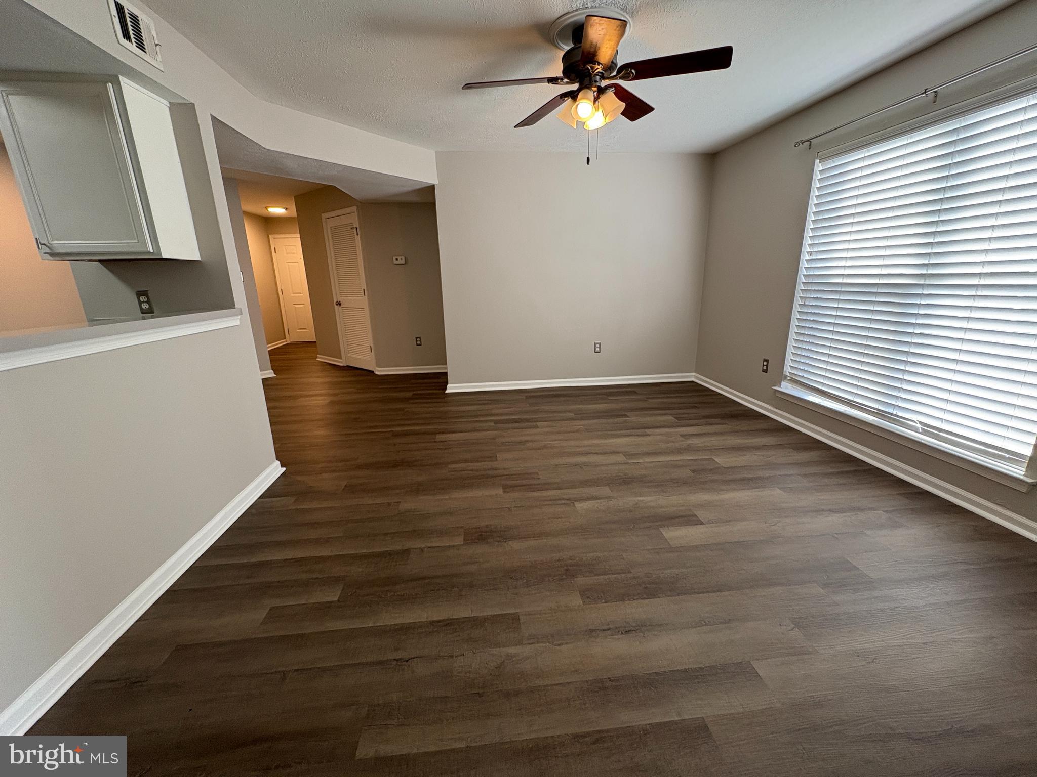 CEDAR LEE CONDOMINIUM - Residential