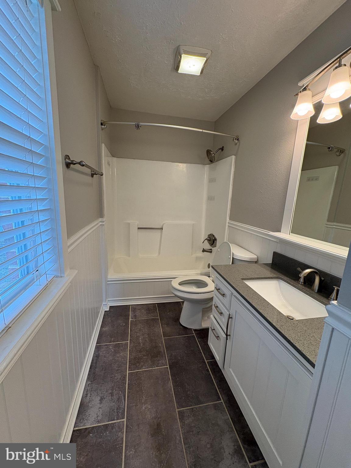 CEDAR LEE CONDOMINIUM - Residential