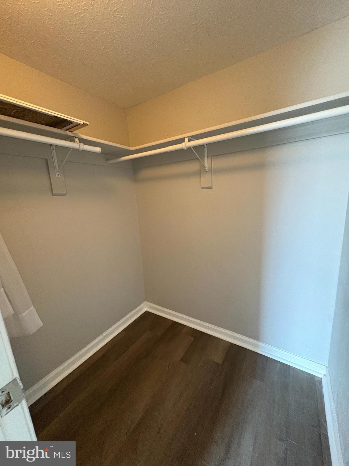 CEDAR LEE CONDOMINIUM - Residential